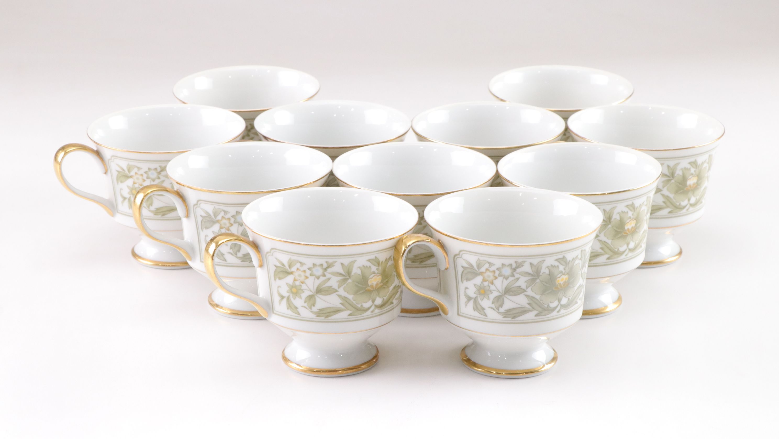 Sango "Savannah" Gilt Porcelain Dinnerware and Serving Dishes, Late 20th C.