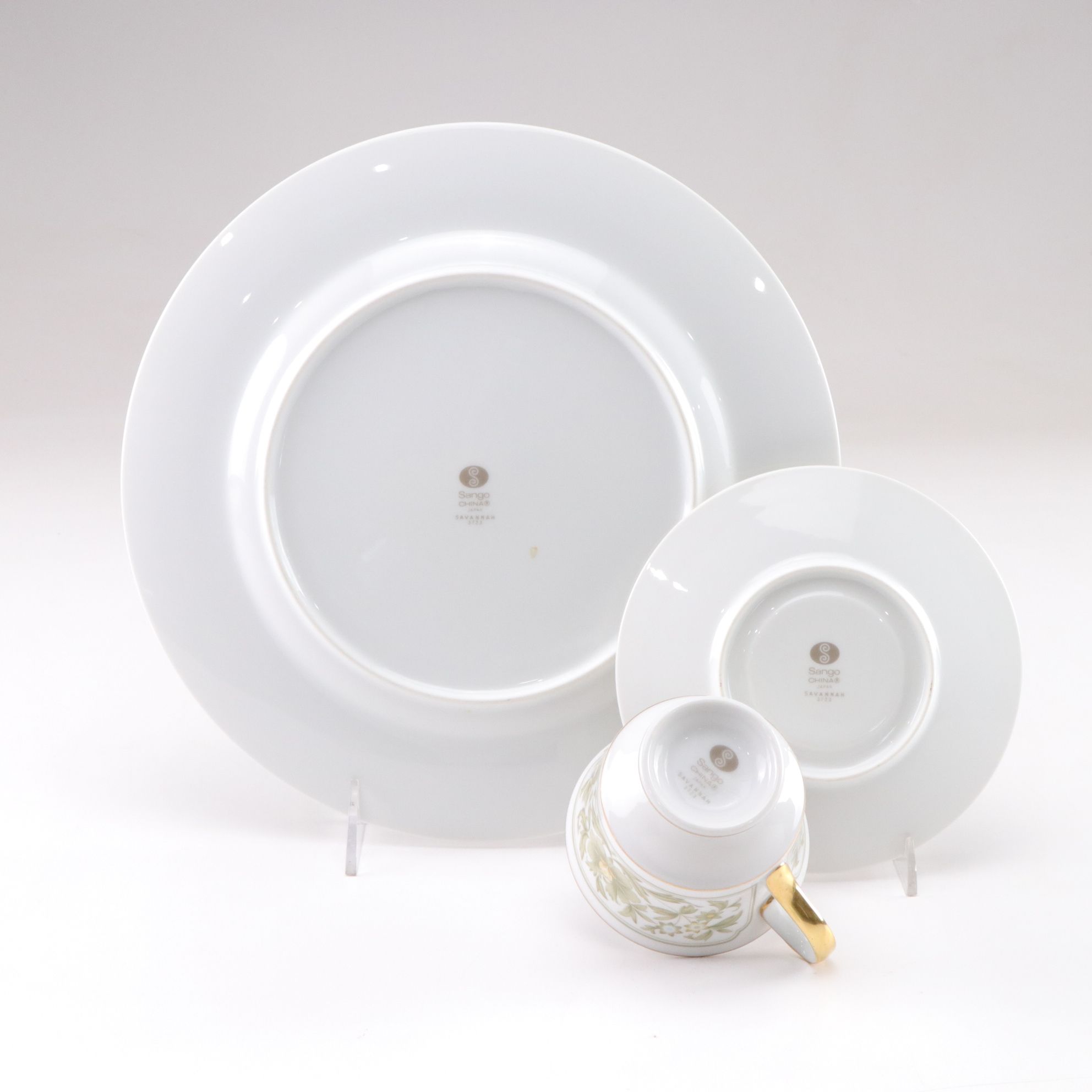 Sango "Savannah" Gilt Porcelain Dinnerware and Serving Dishes, Late 20th C.