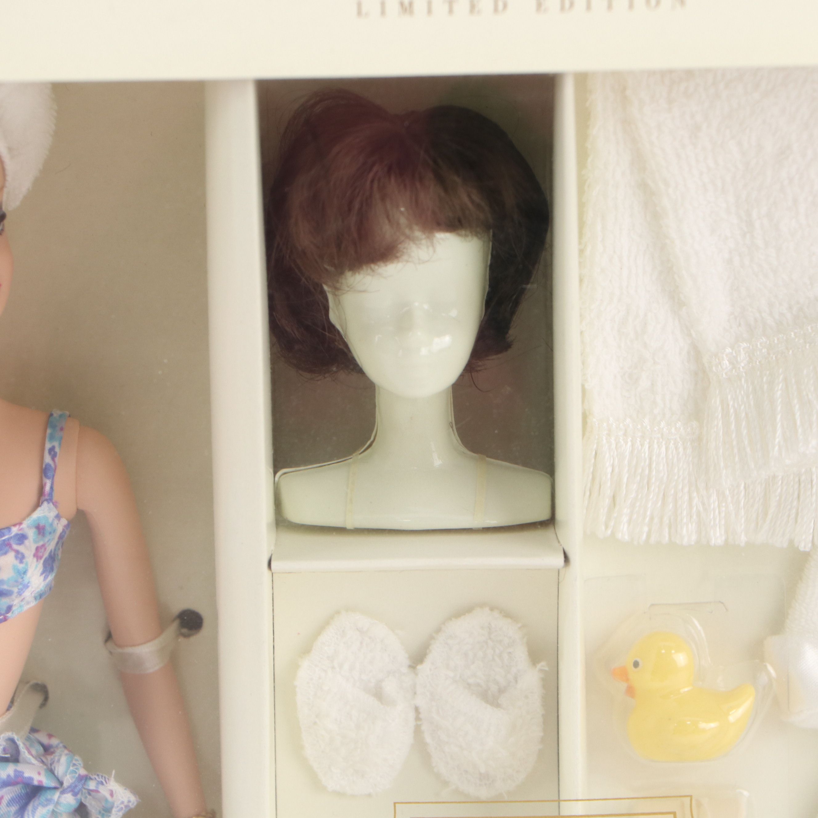 Mattel Barbie Fashion Model Collection "Spa Getaway" Giftset