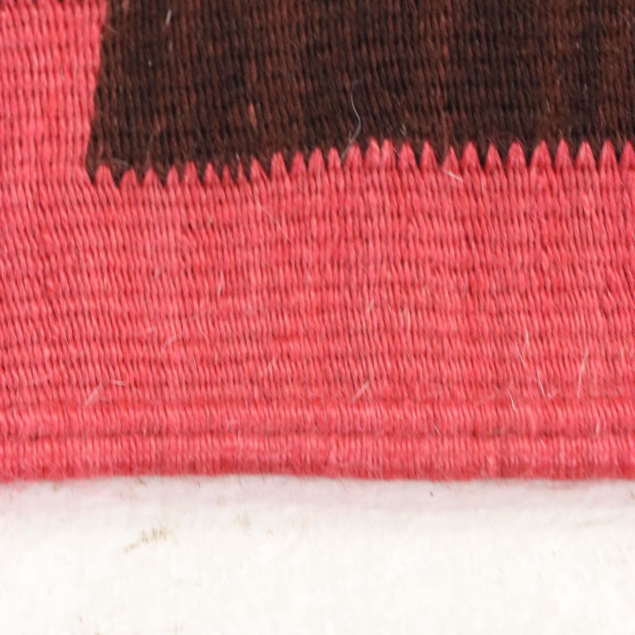 2'11 x 5'6 Handwoven Chimayo Style Accent Rug