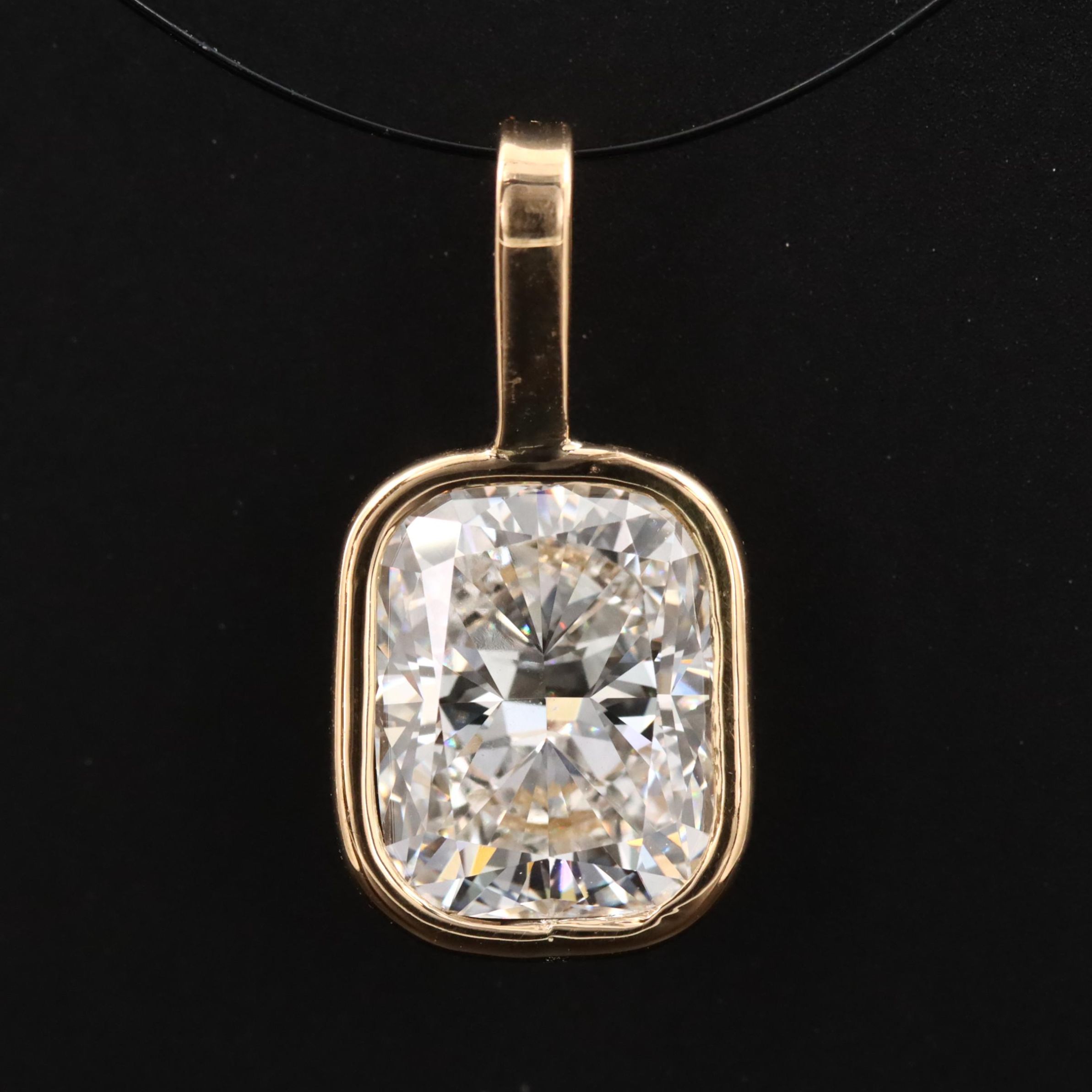 18K 2.01 CT Lab Grown Diamond Pendant with IGI Report