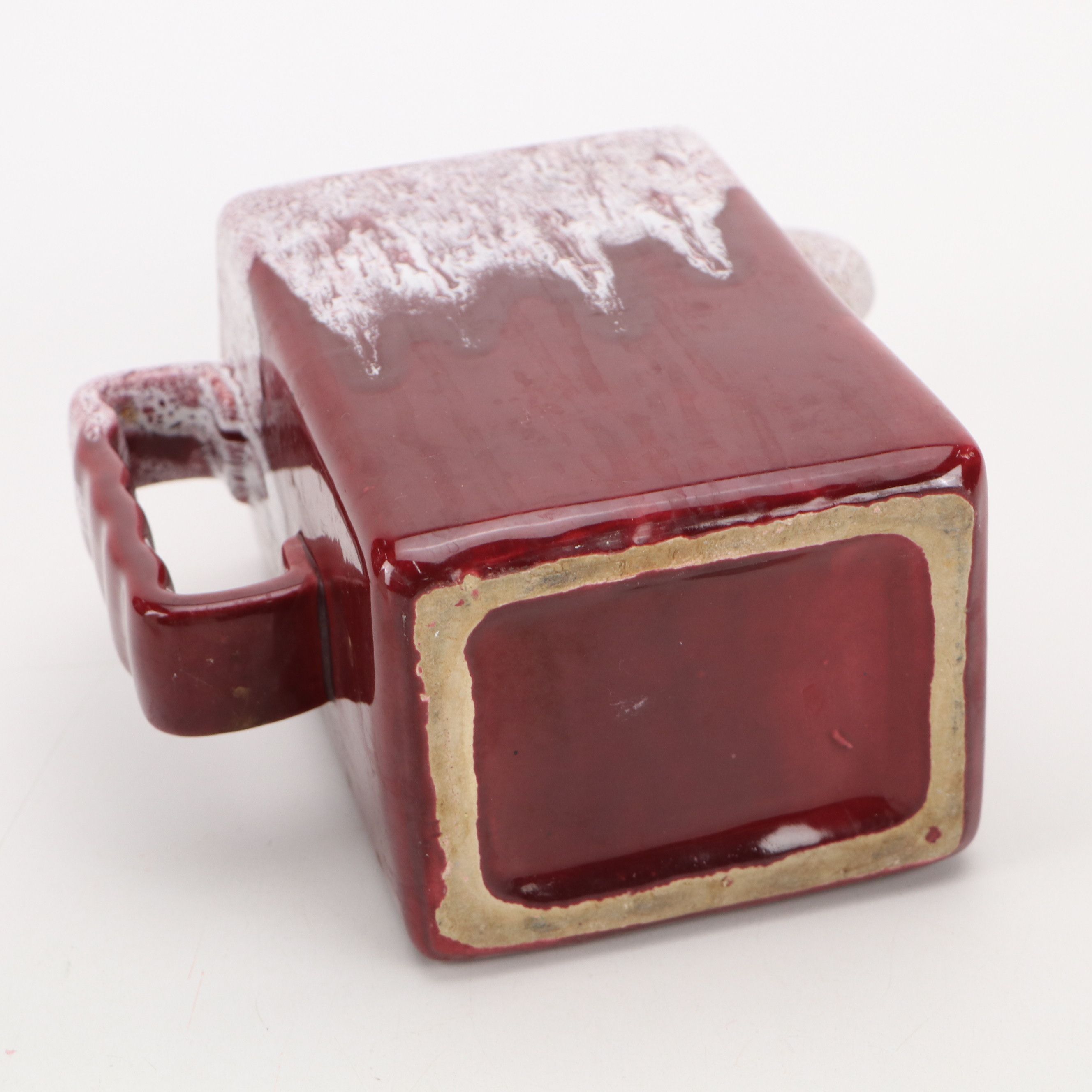 George Jones & Sons "Ivy Bower" Chamber Pot with Other Table Accessories