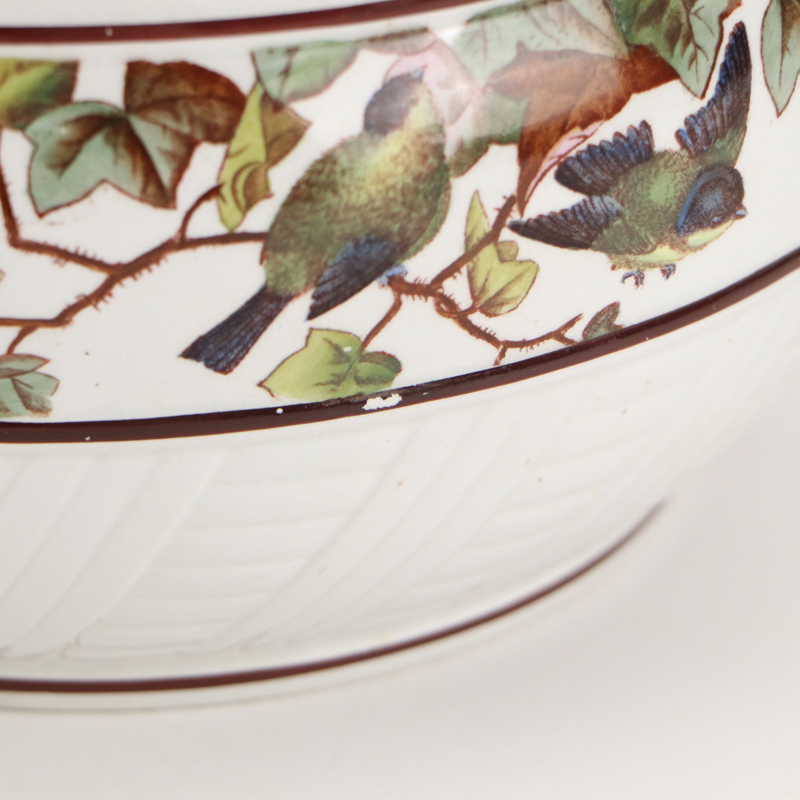 George Jones & Sons "Ivy Bower" Chamber Pot with Other Table Accessories