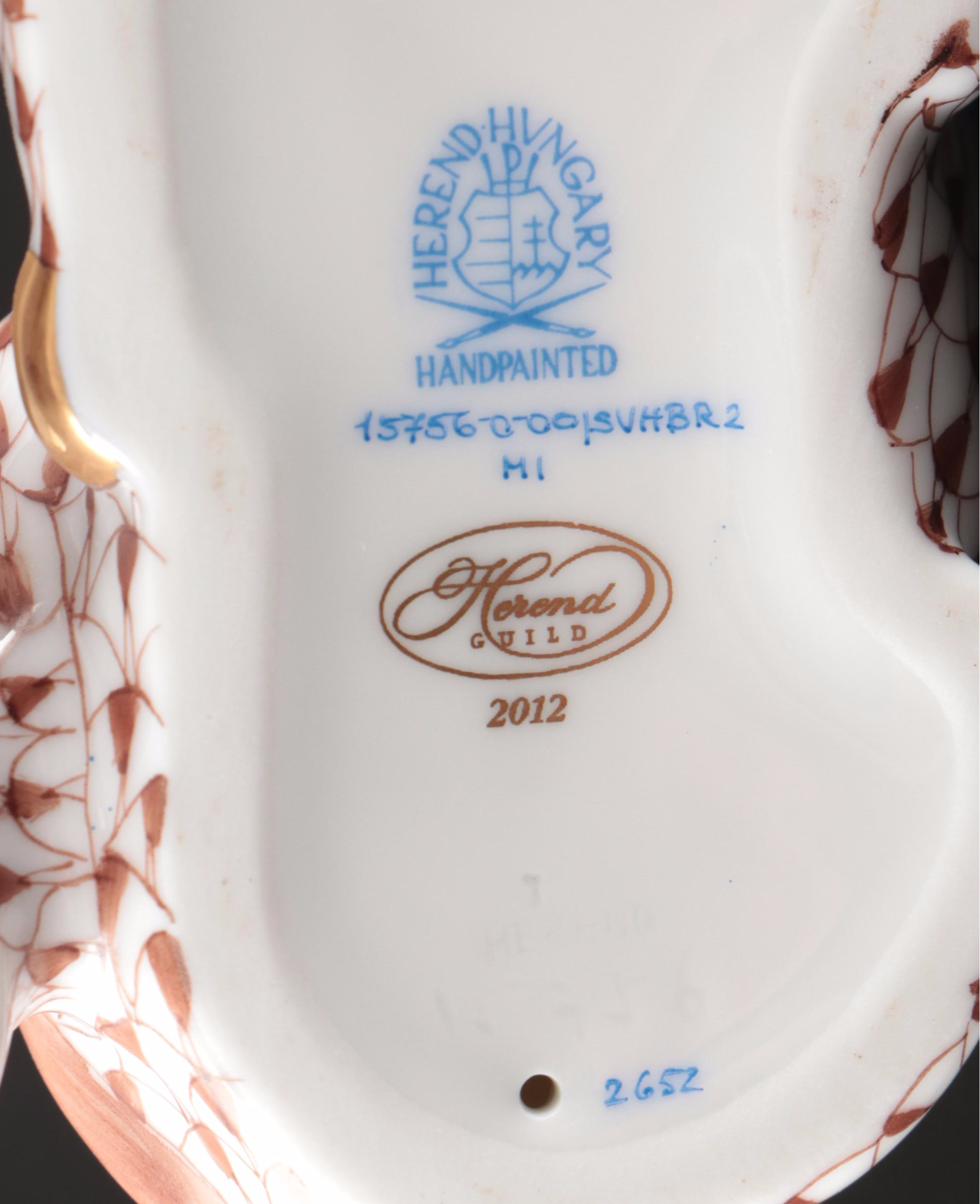 Herend Chocolate Fishnet with Gold "Giraffe" Porcelain Figurine, 2012