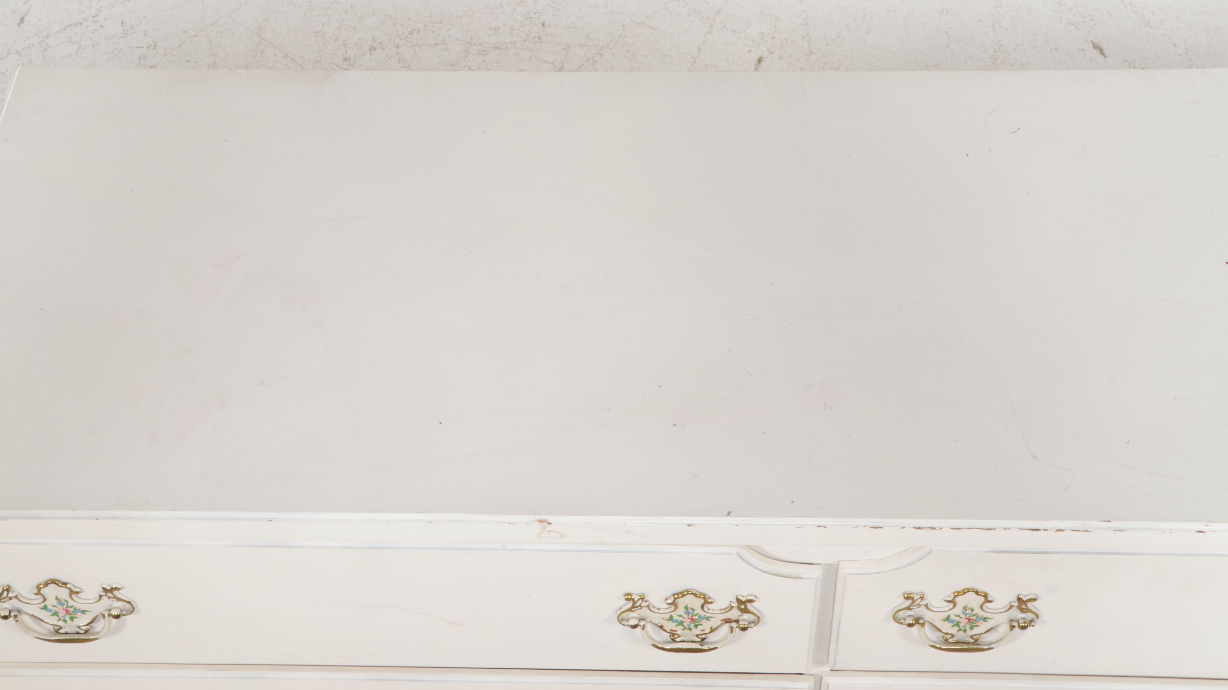 Johnson-Carper "Fashion Trend" Painted Wood Dresser with Mirror and Nightstand