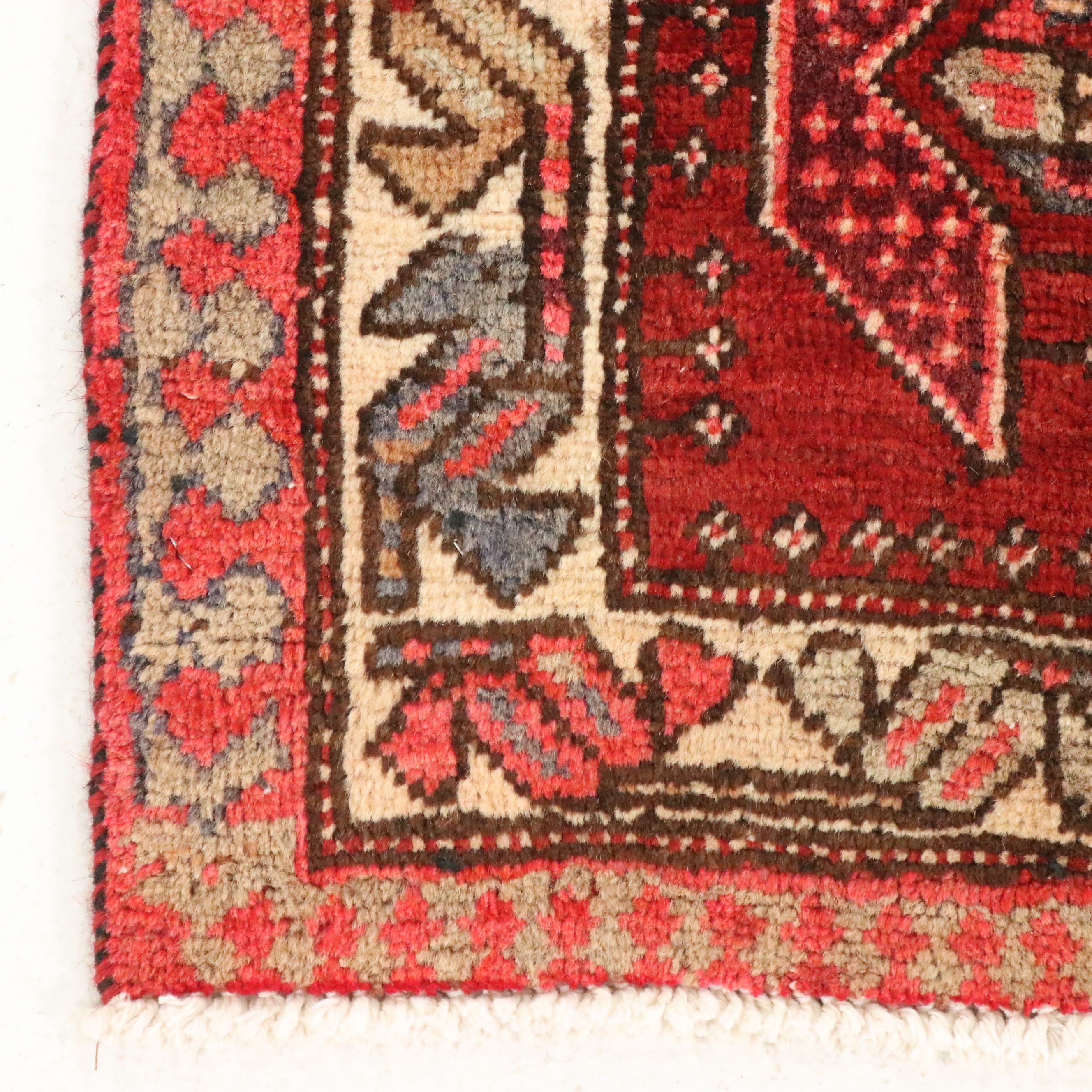 3'4 x 6'8 Hand-Knotted Persian Shiraz Accent Rug