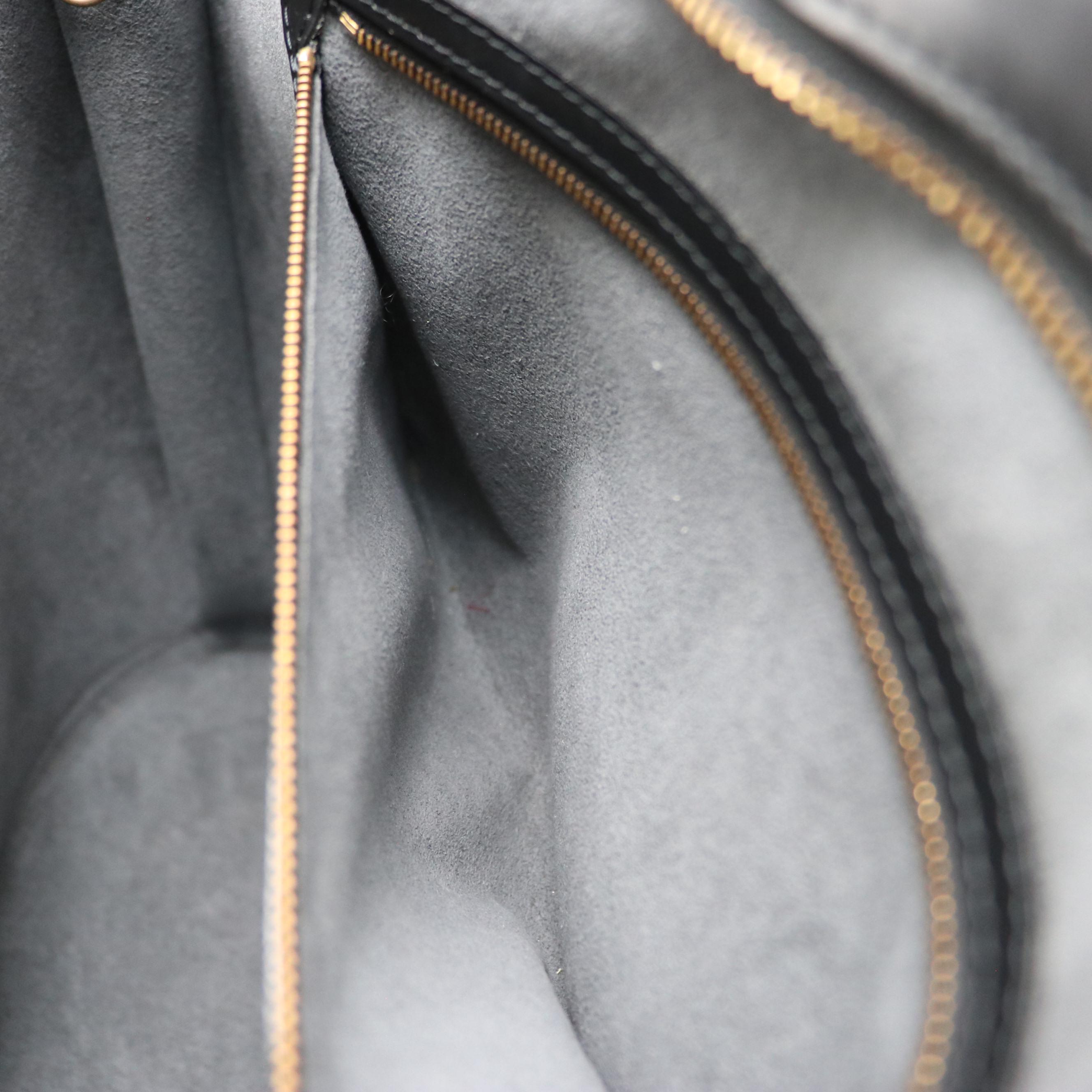 Louis Vuitton Saint Jacques GM Shoulder Bag in Black Epi Leather