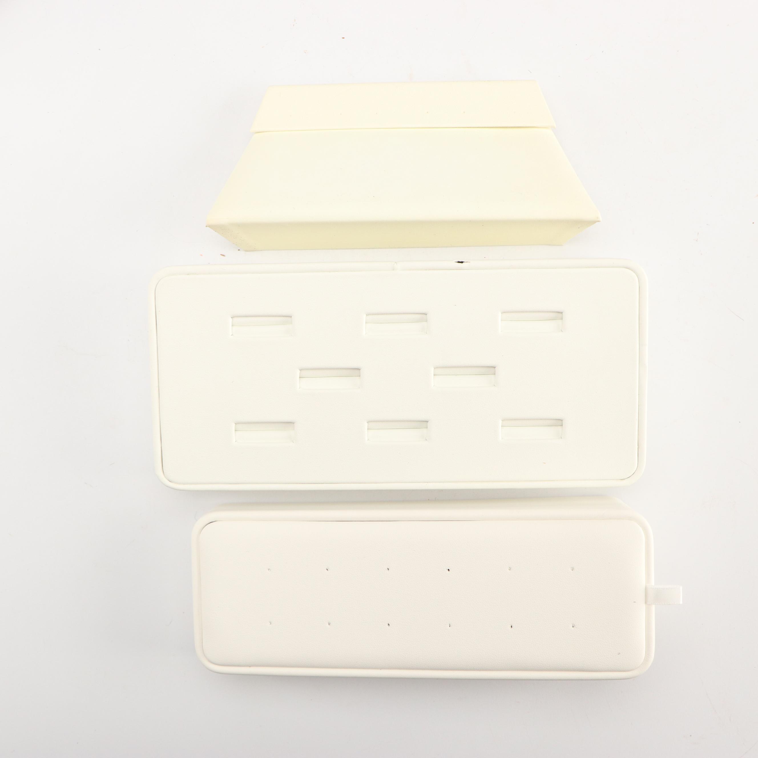 Bacci Zip-Around Wallet with Other Leather Jewelry Displays and Travel Cases