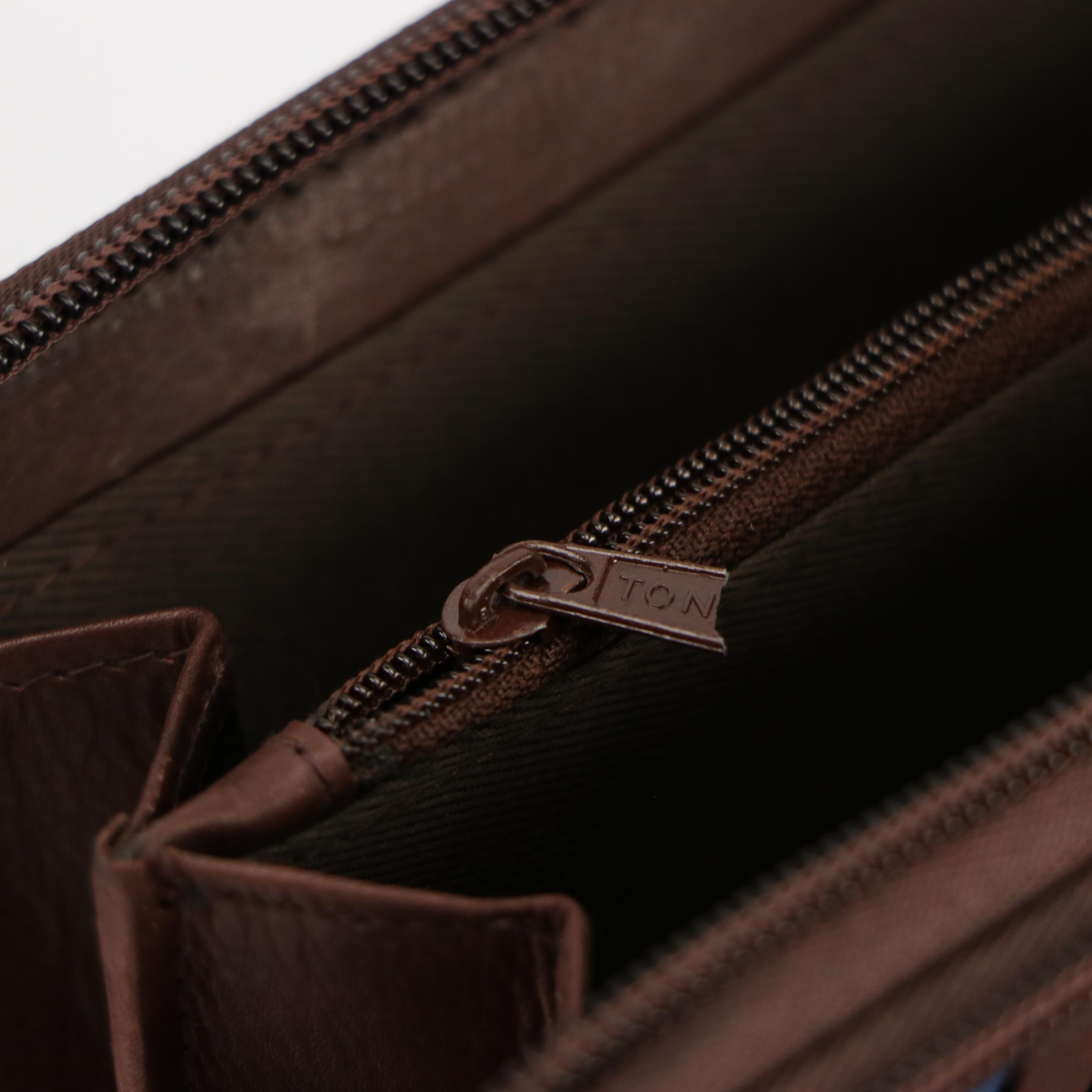 Bacci Zip-Around Wallet with Other Leather Jewelry Displays and Travel Cases