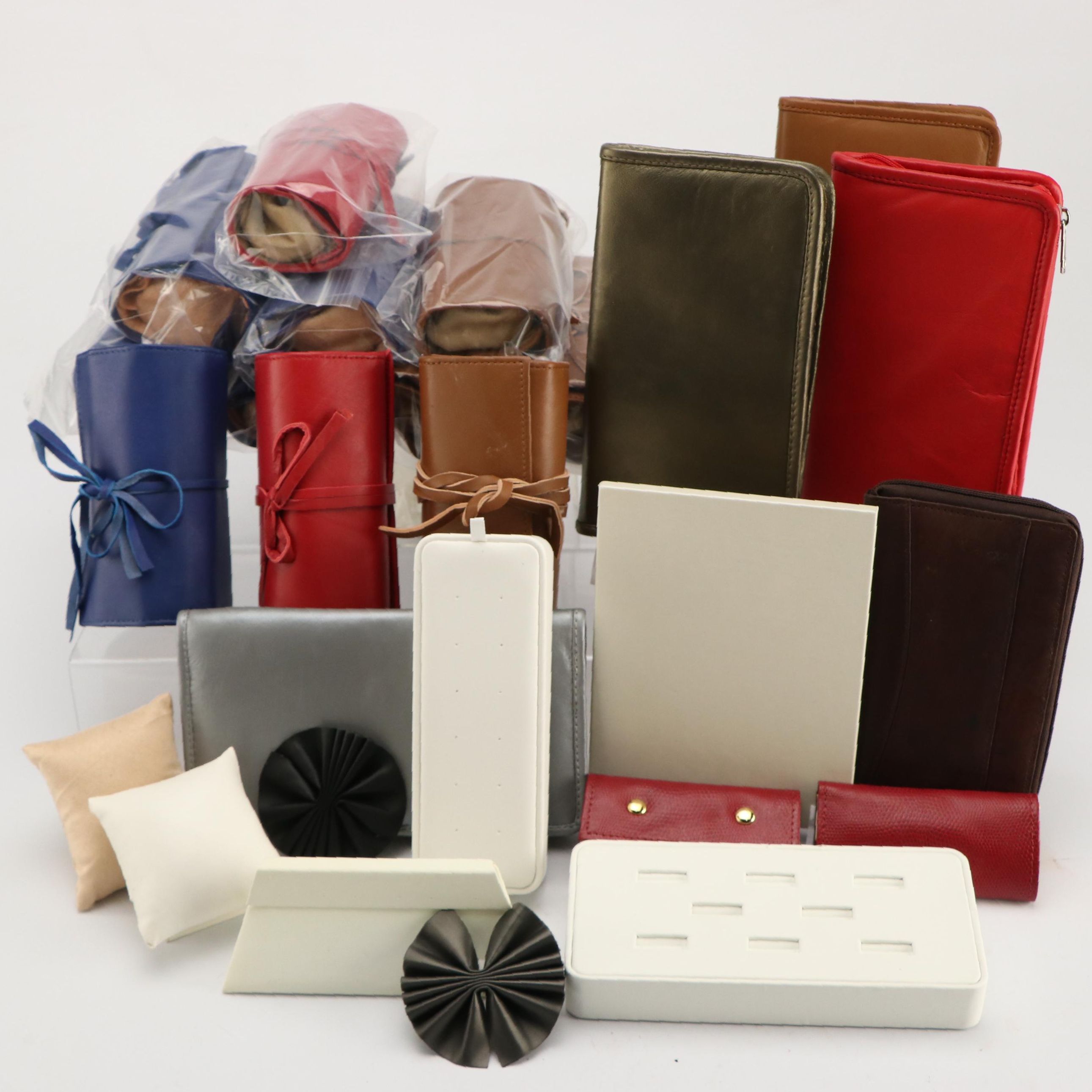 Bacci Zip-Around Wallet with Other Leather Jewelry Displays and Travel Cases