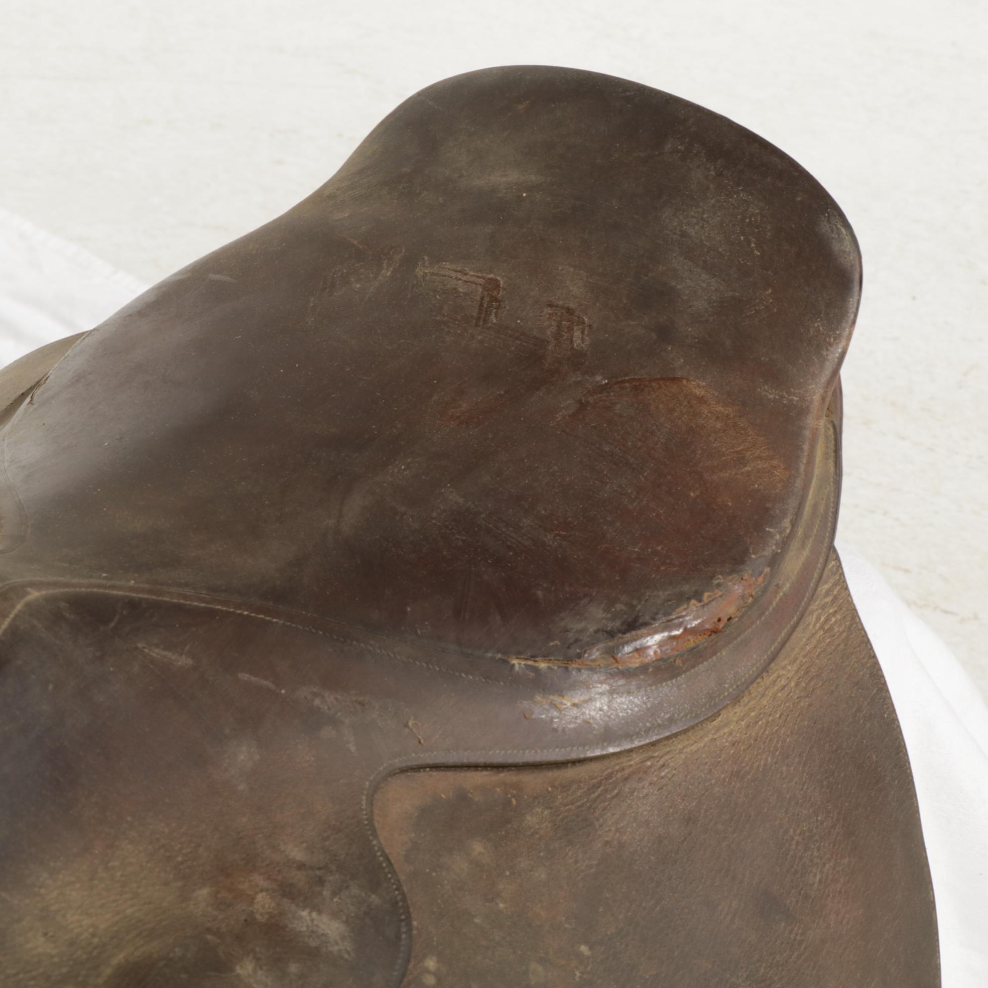 Crosby "Lane Fox" Leather English Cutback Saddle