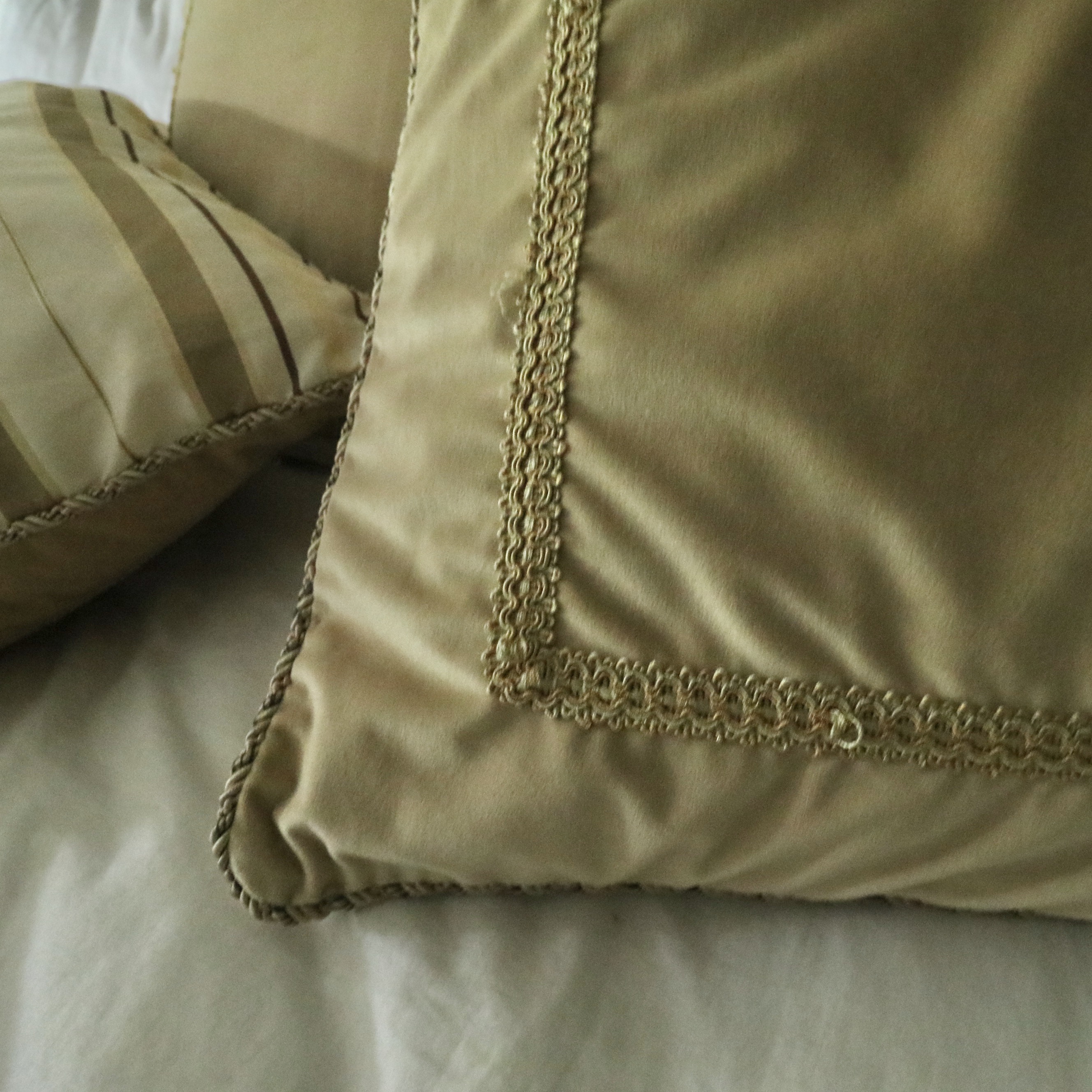 Marge Carson "Seville" Low Poster Iron Accent Bed and Michael Amini Bedding