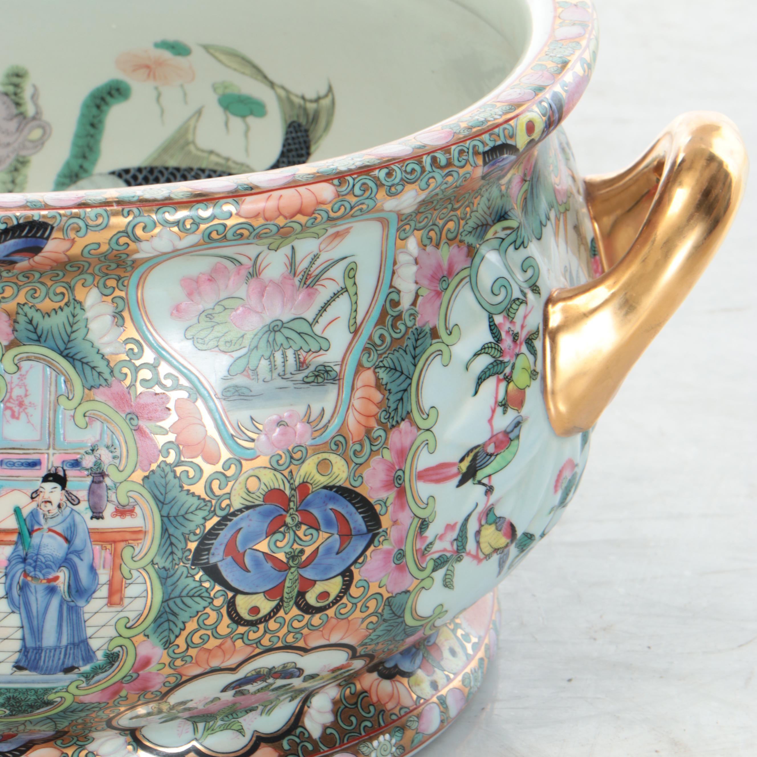 Chinese Hand-Decorated Famille Rose Porcelain Foot Bath