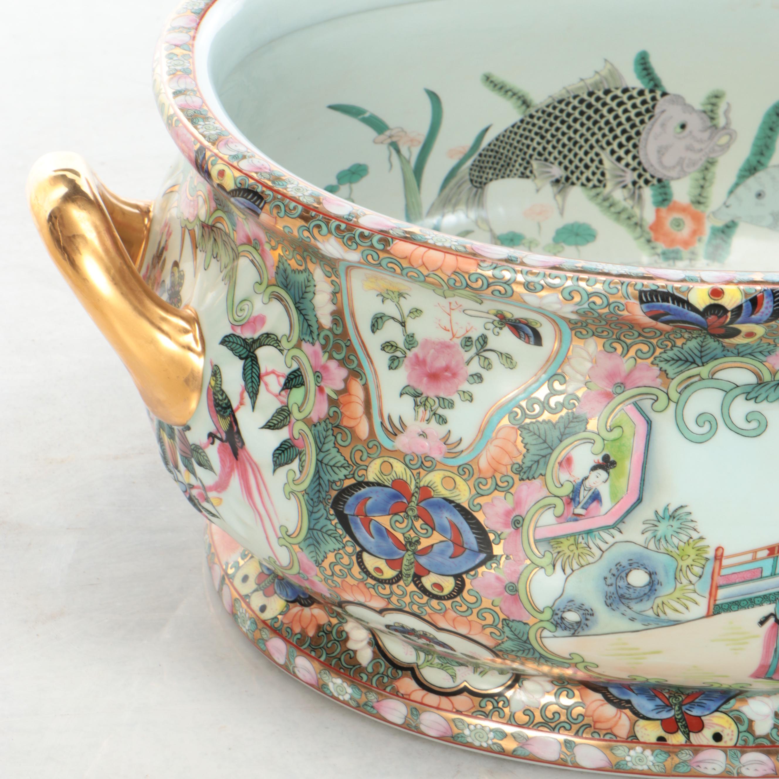 Chinese Hand-Decorated Famille Rose Porcelain Foot Bath