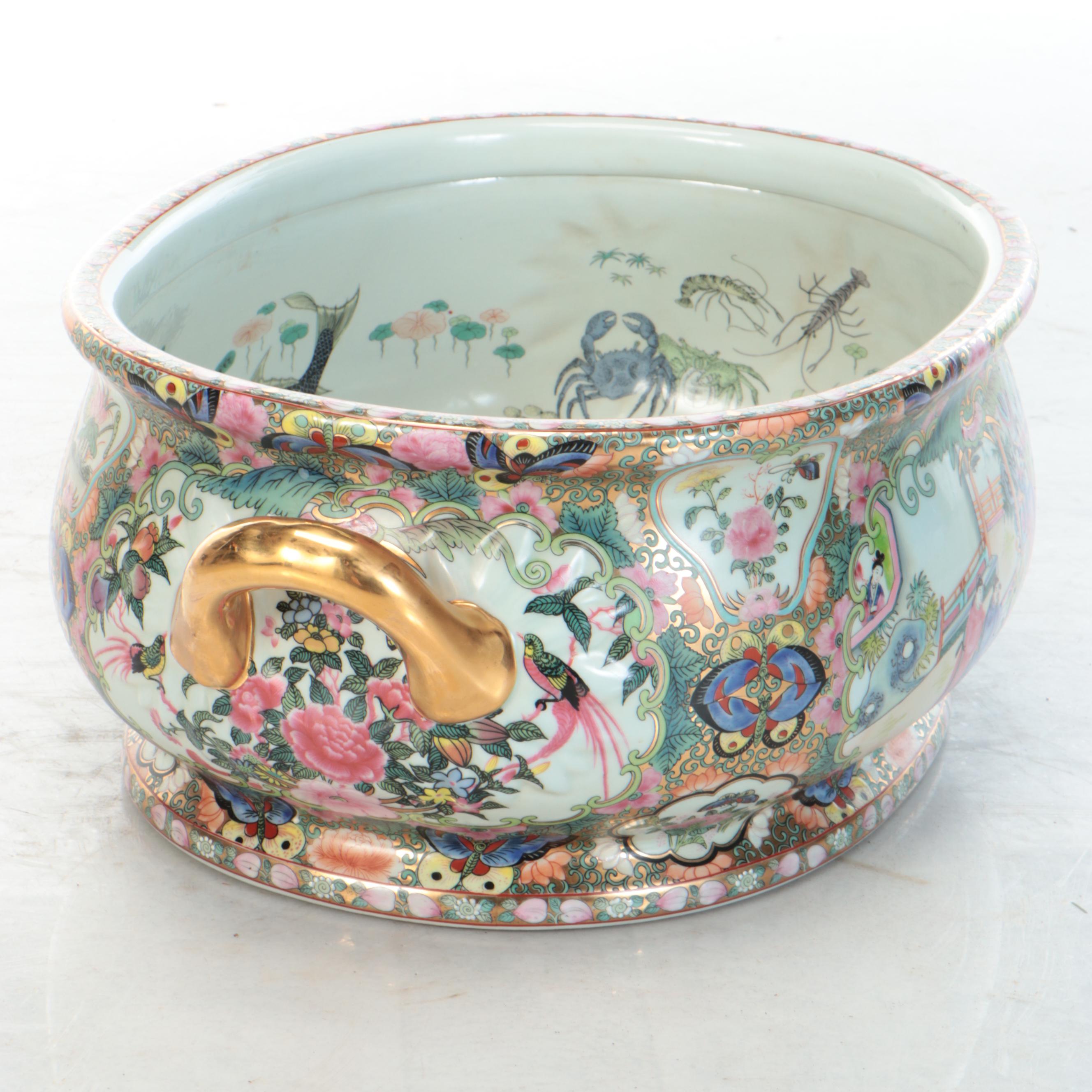 Chinese Hand-Decorated Famille Rose Porcelain Foot Bath