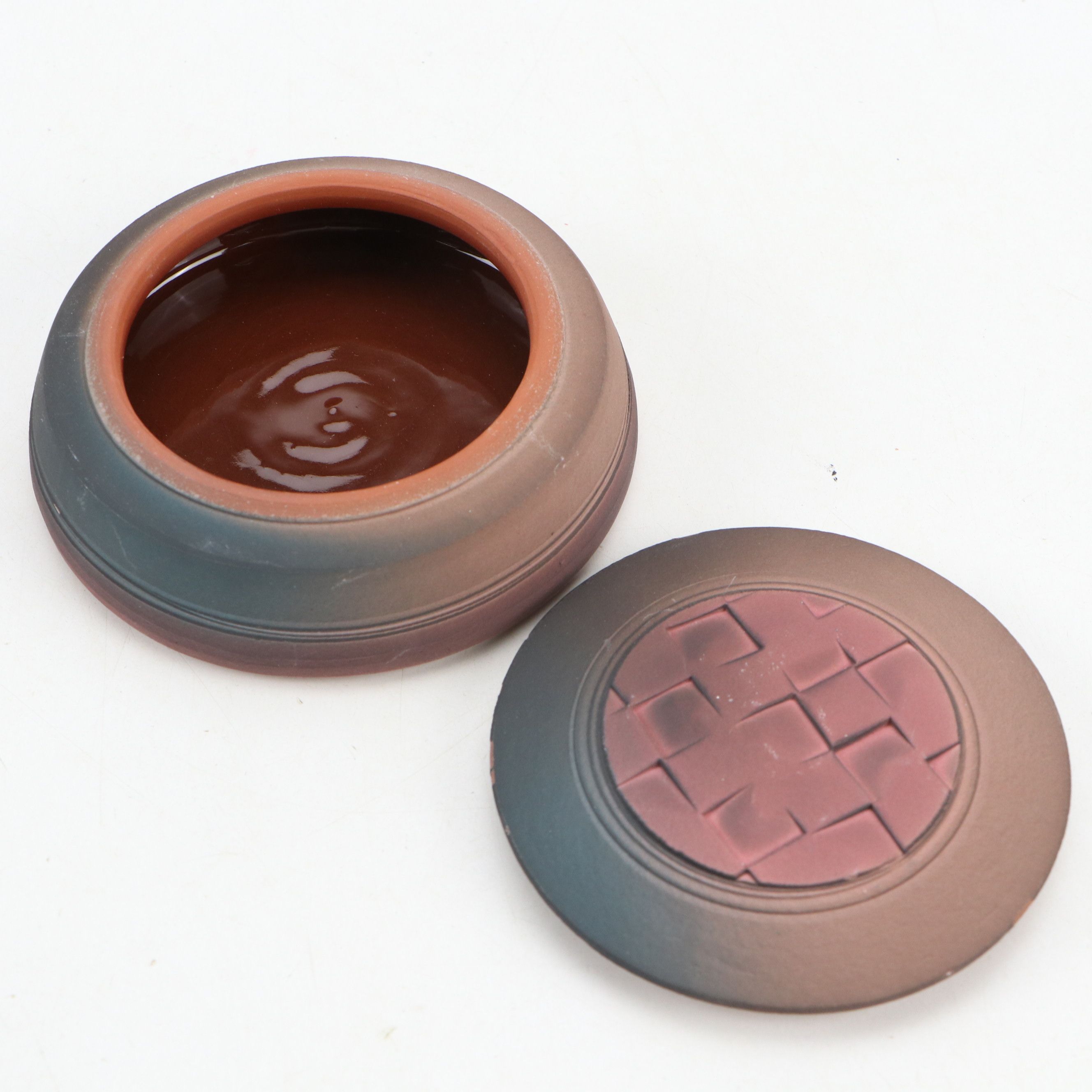 Kristin Andreassen Studio Pottery Bowls and Jim Kemp Lidded Box, 1980s