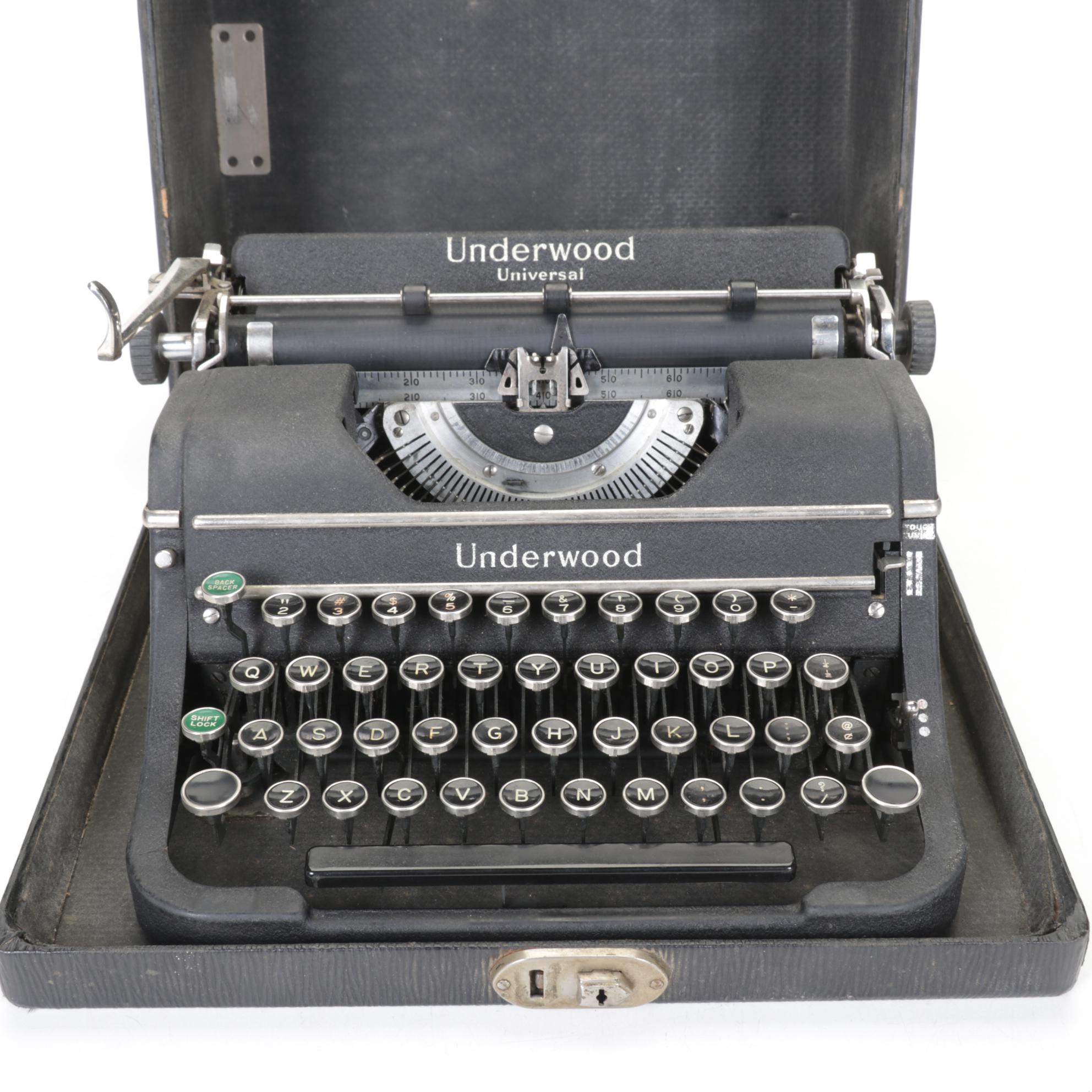 Underwood Universal Portable Typewriter with Case