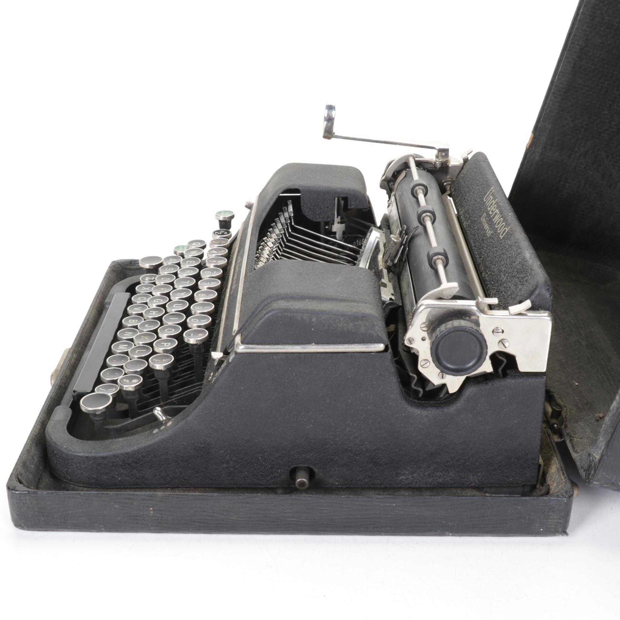 Underwood Universal Portable Typewriter with Case