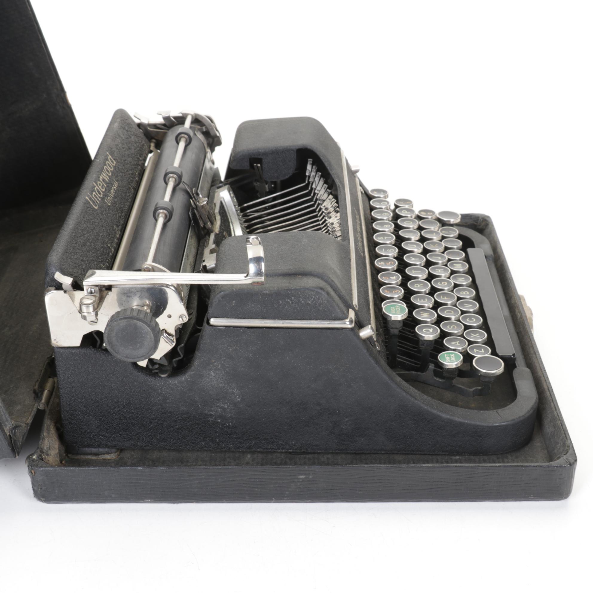 Underwood Universal Portable Typewriter with Case