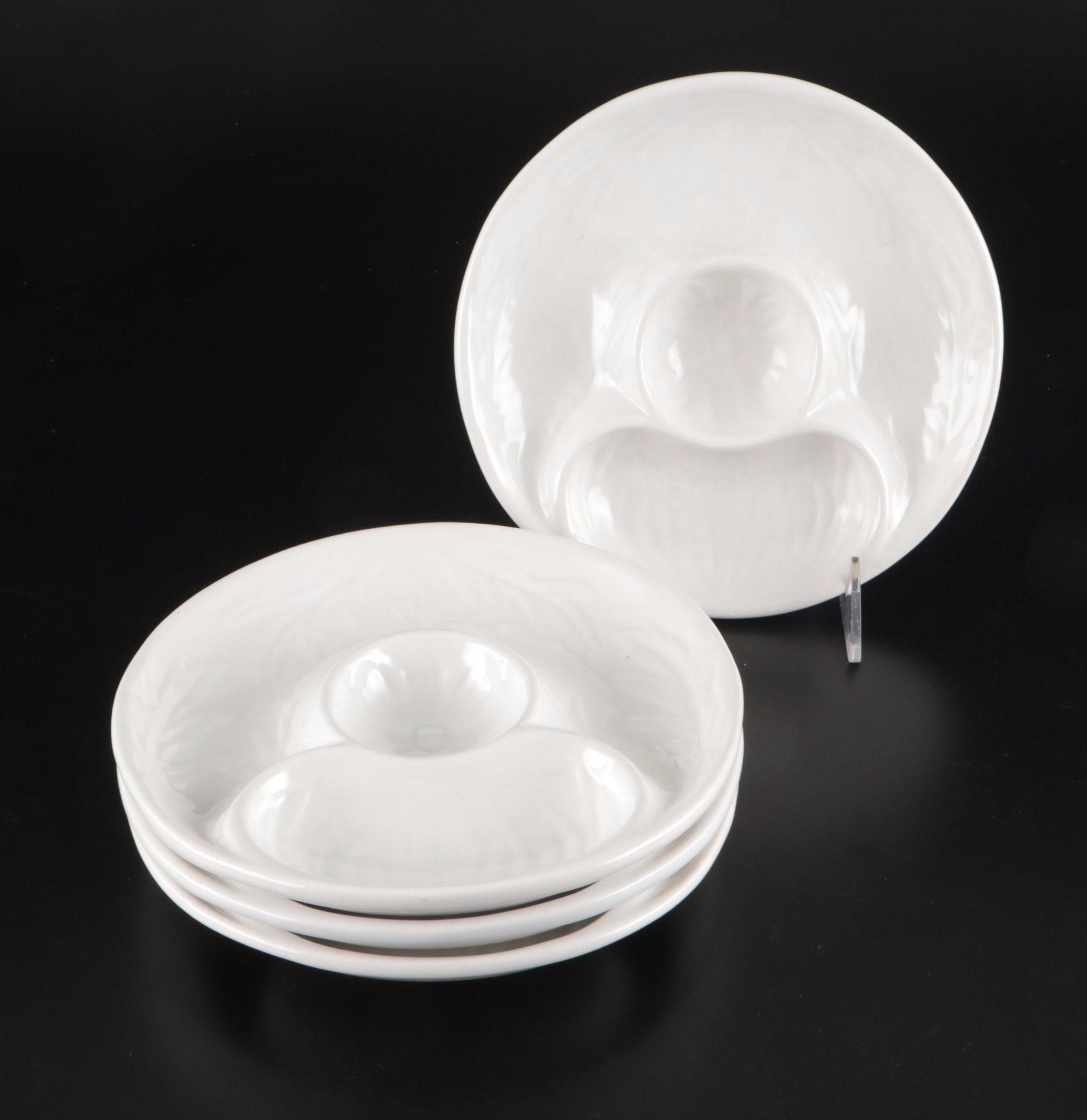 Wood met Unlimited Metal Trays with Estello Plates and More Dinnerware