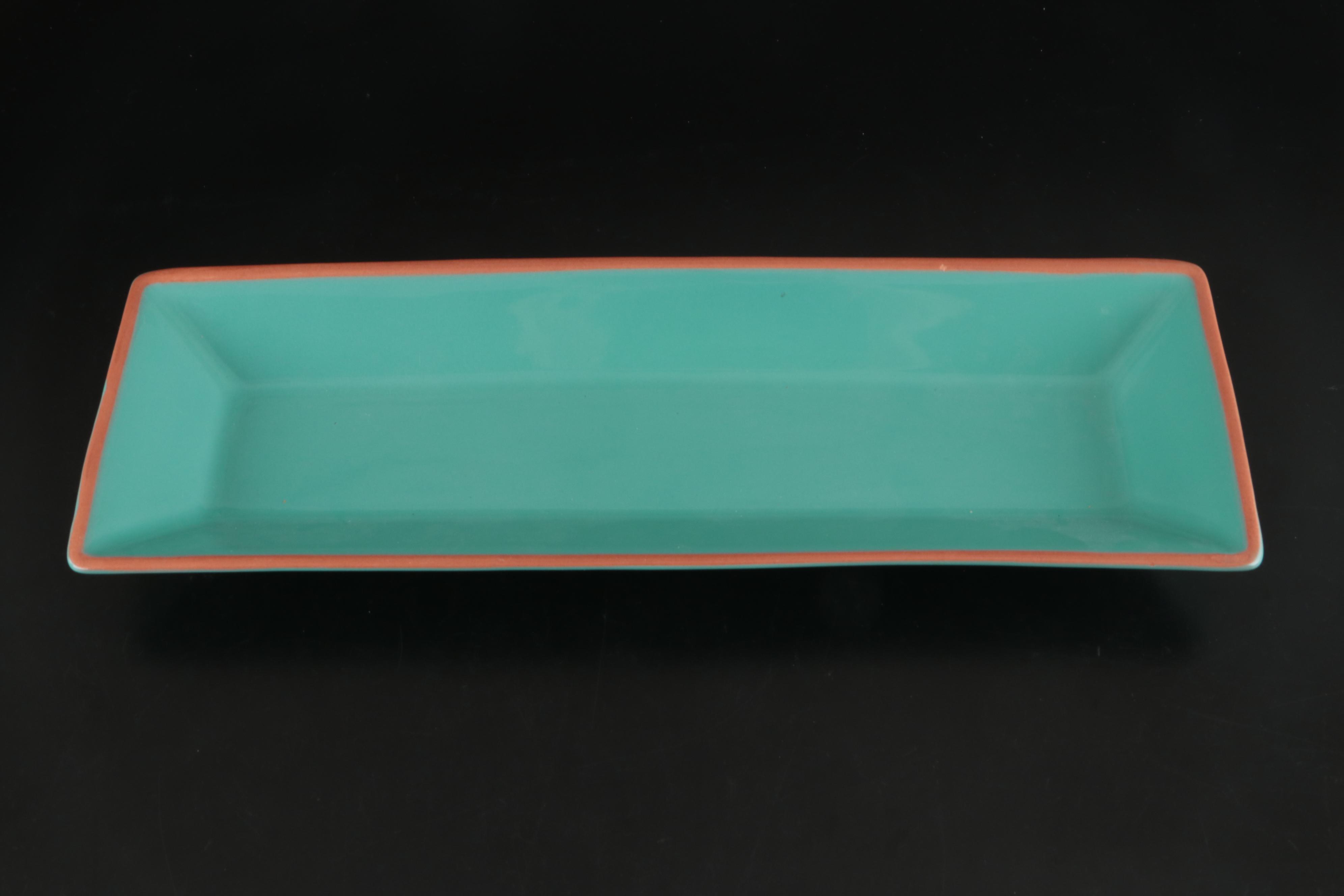 Wood met Unlimited Metal Trays with Estello Plates and More Dinnerware