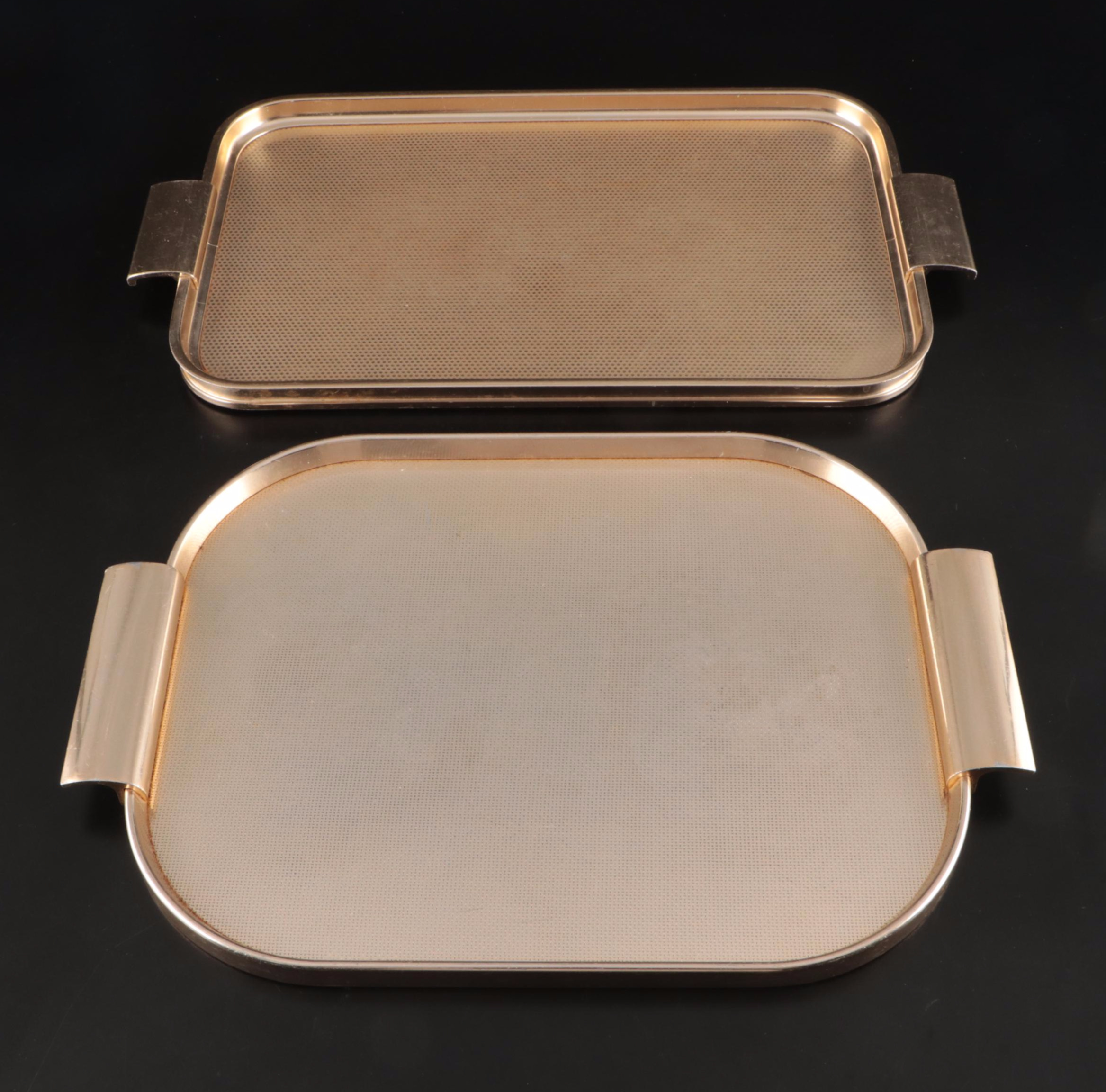 Wood met Unlimited Metal Trays with Estello Plates and More Dinnerware