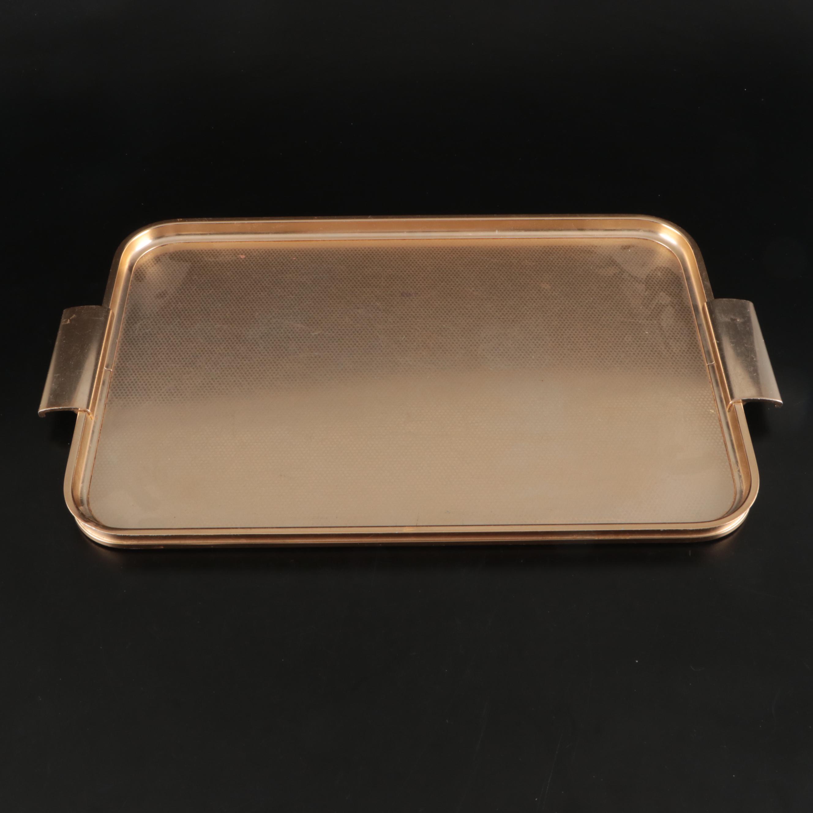 Wood met Unlimited Metal Trays with Estello Plates and More Dinnerware