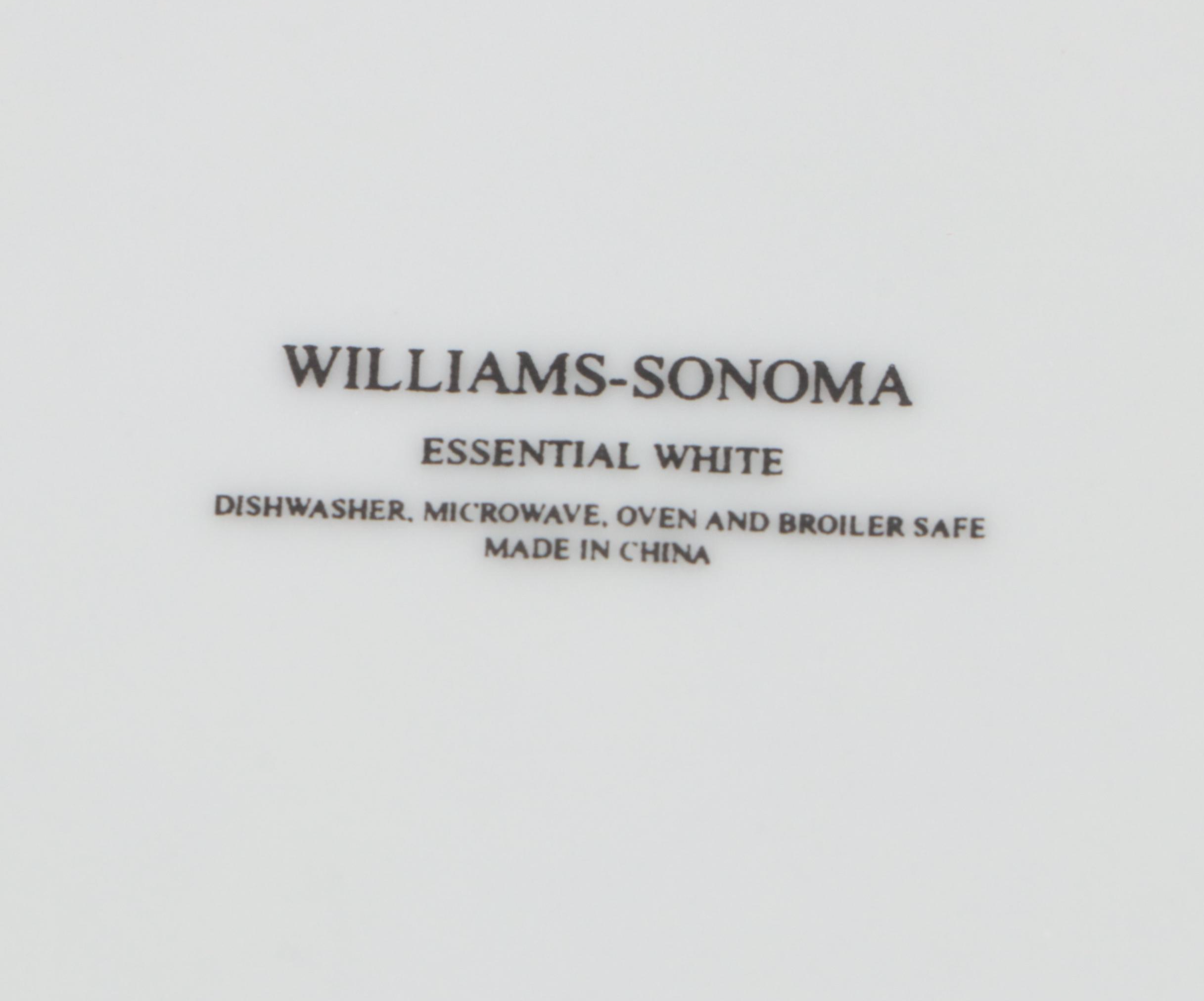 Wood met Unlimited Metal Trays with Estello Plates and More Dinnerware