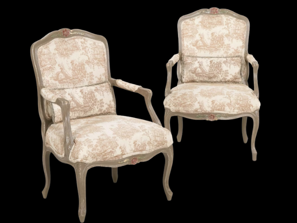 Elegant Accents: Art, Furniture & Décor