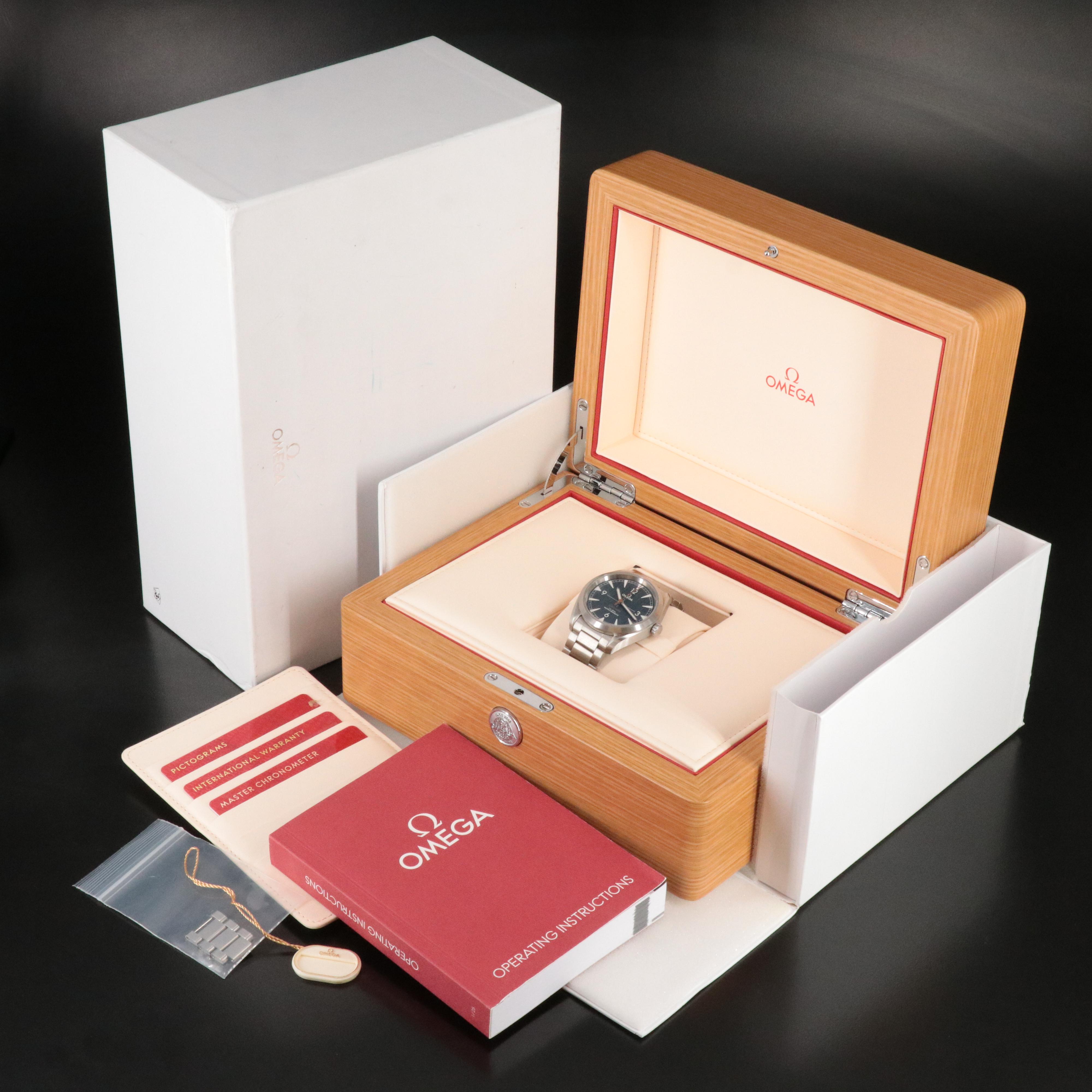 Omega Seamaster Railmaster Blue 40mm Steel Automatic Watch 220.10.40.20.03.001