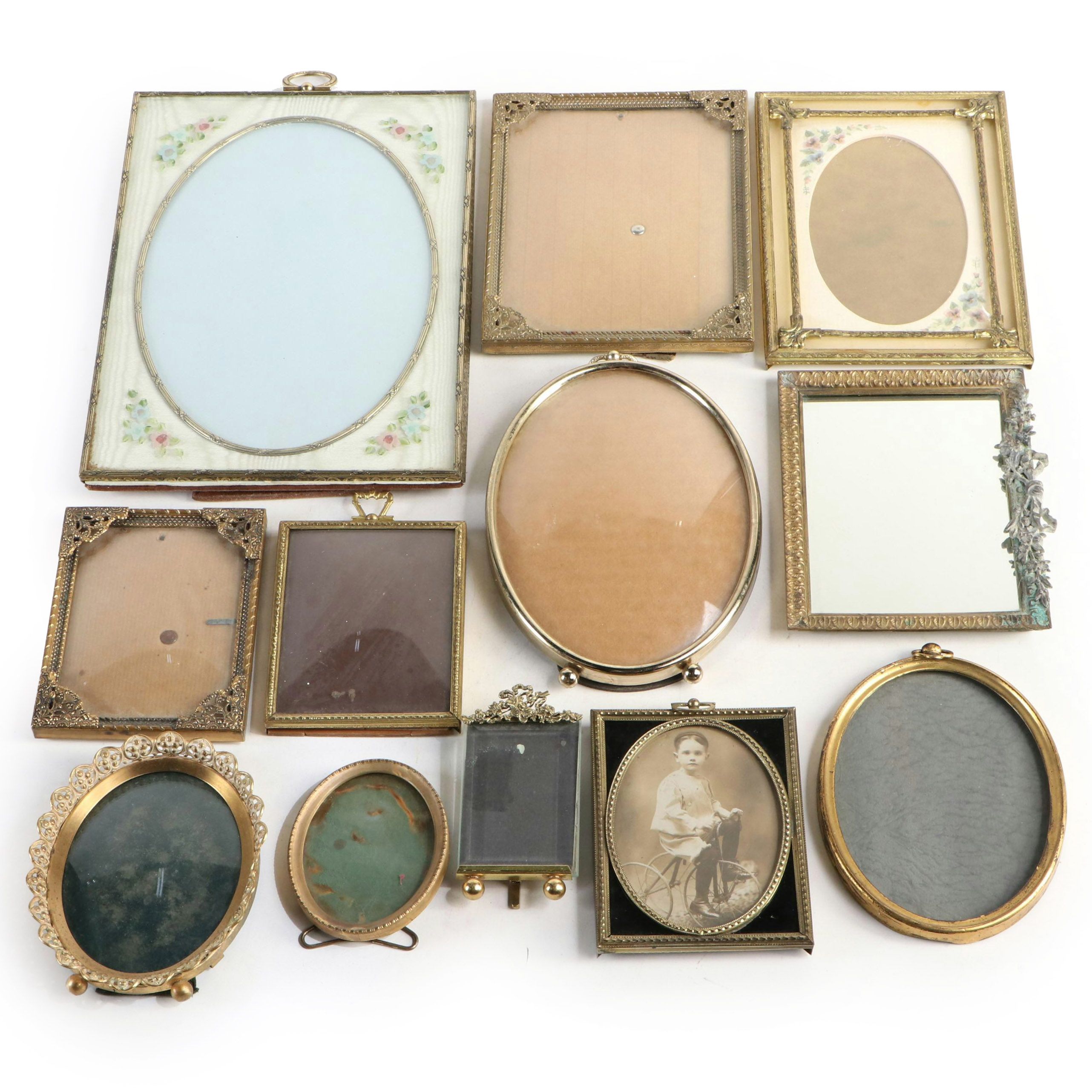 Victorian Style and Other Tabletop Picture Frames