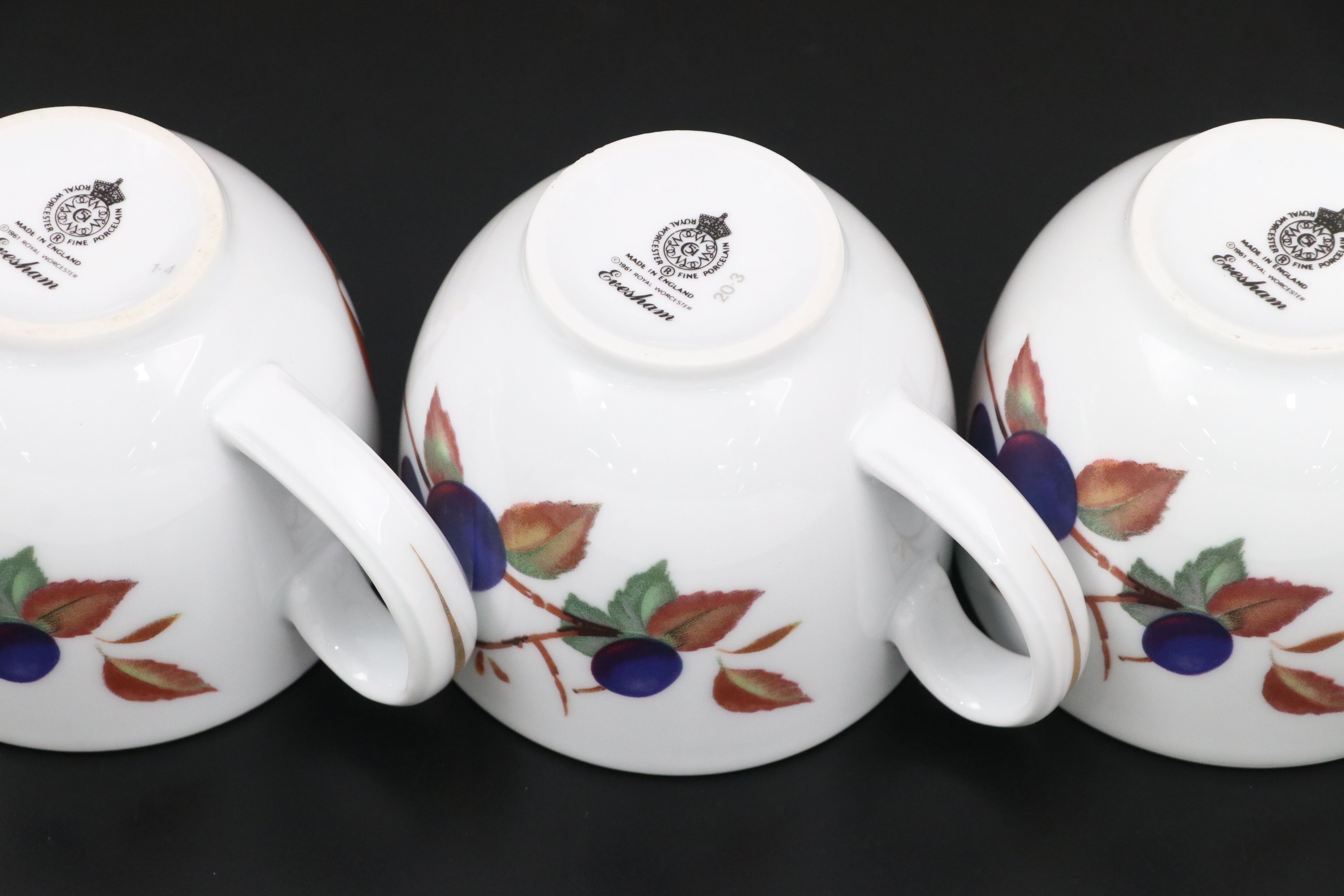 Royal Worcester "Evesham Gold" Ceramic Dinnerware