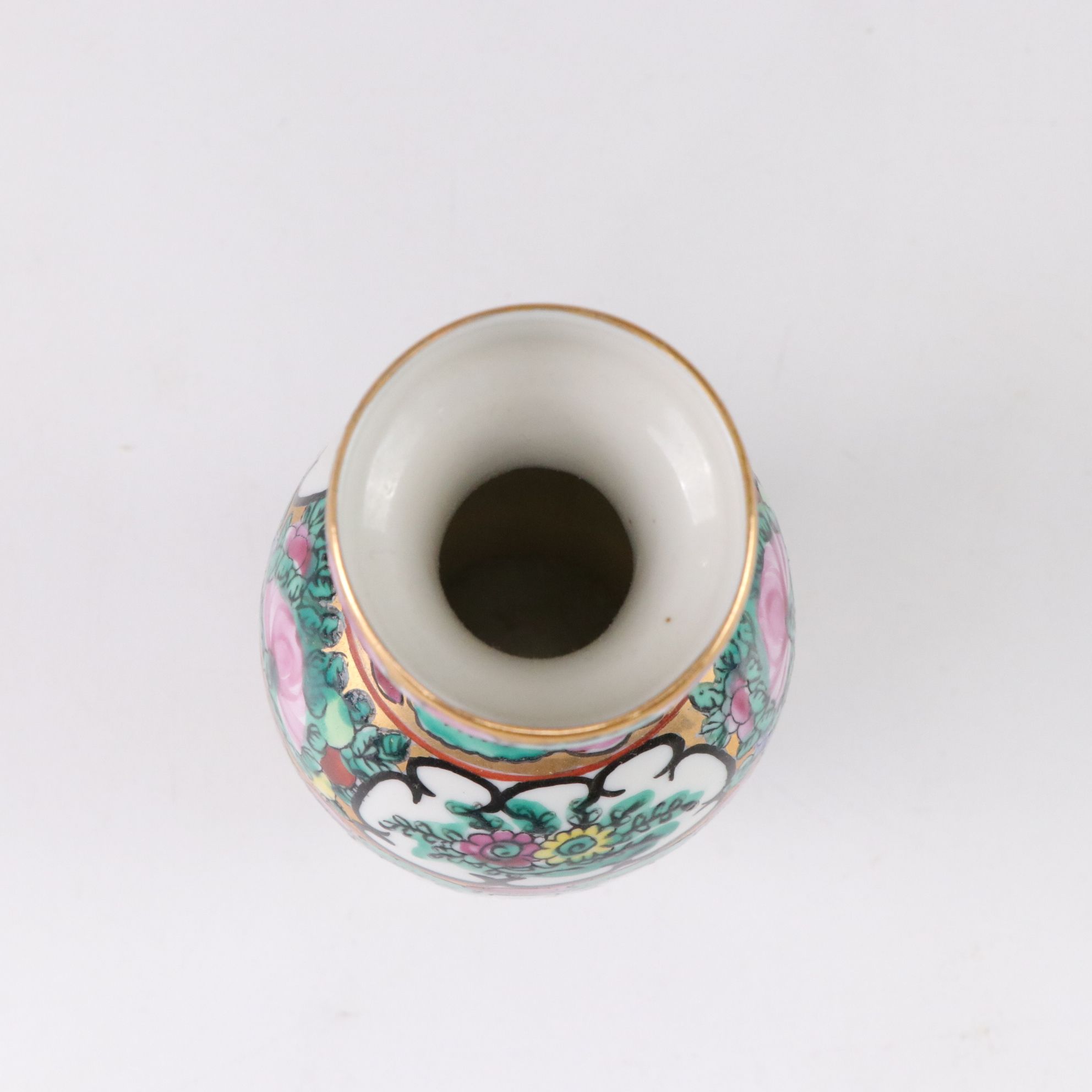 Franklin Mint Okura Porcelain Vase with Famille Rose Vase and Ginger Jar