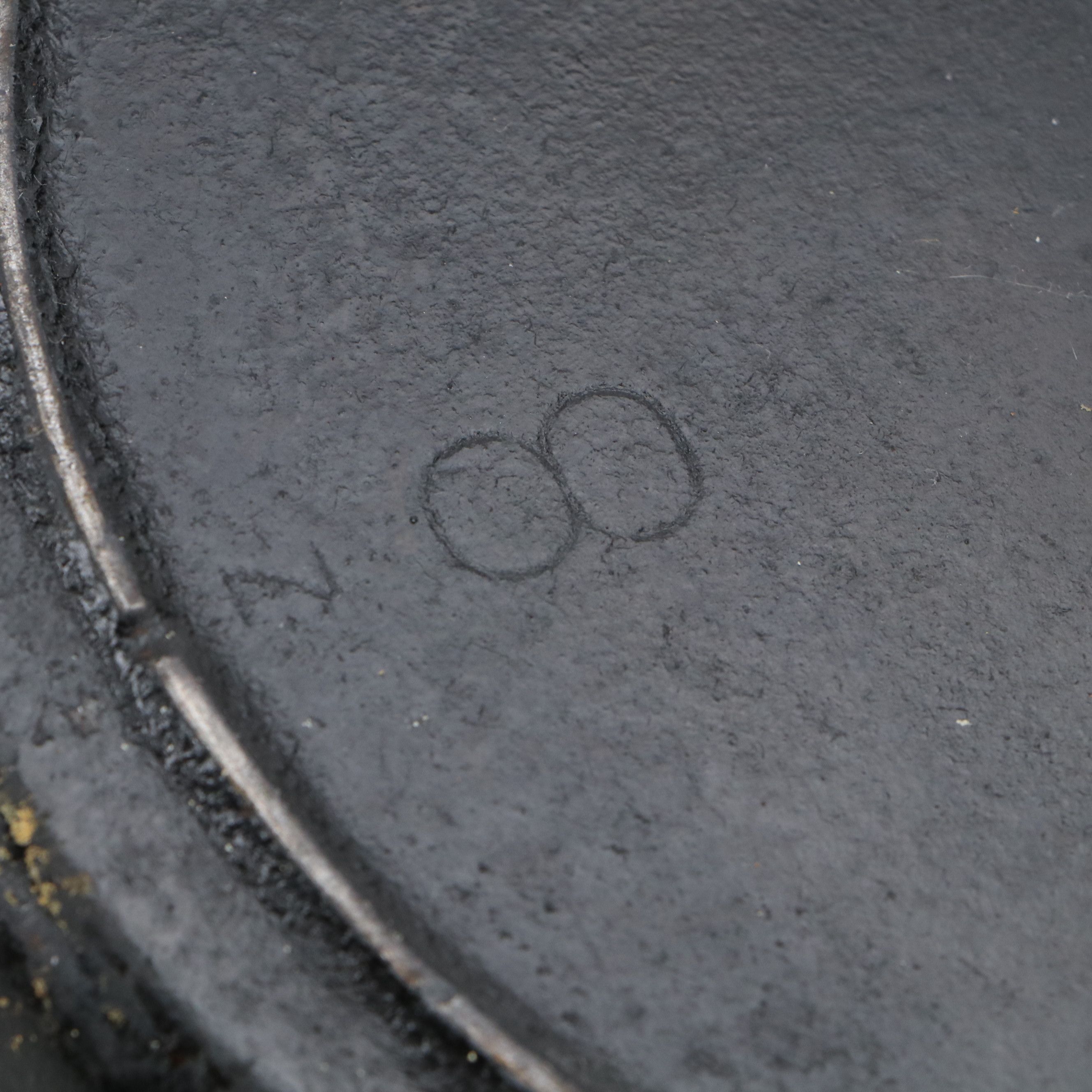 Crescent Foundry "Ozark" Dutch Oven with Beehive Lid and Other Cast Iron