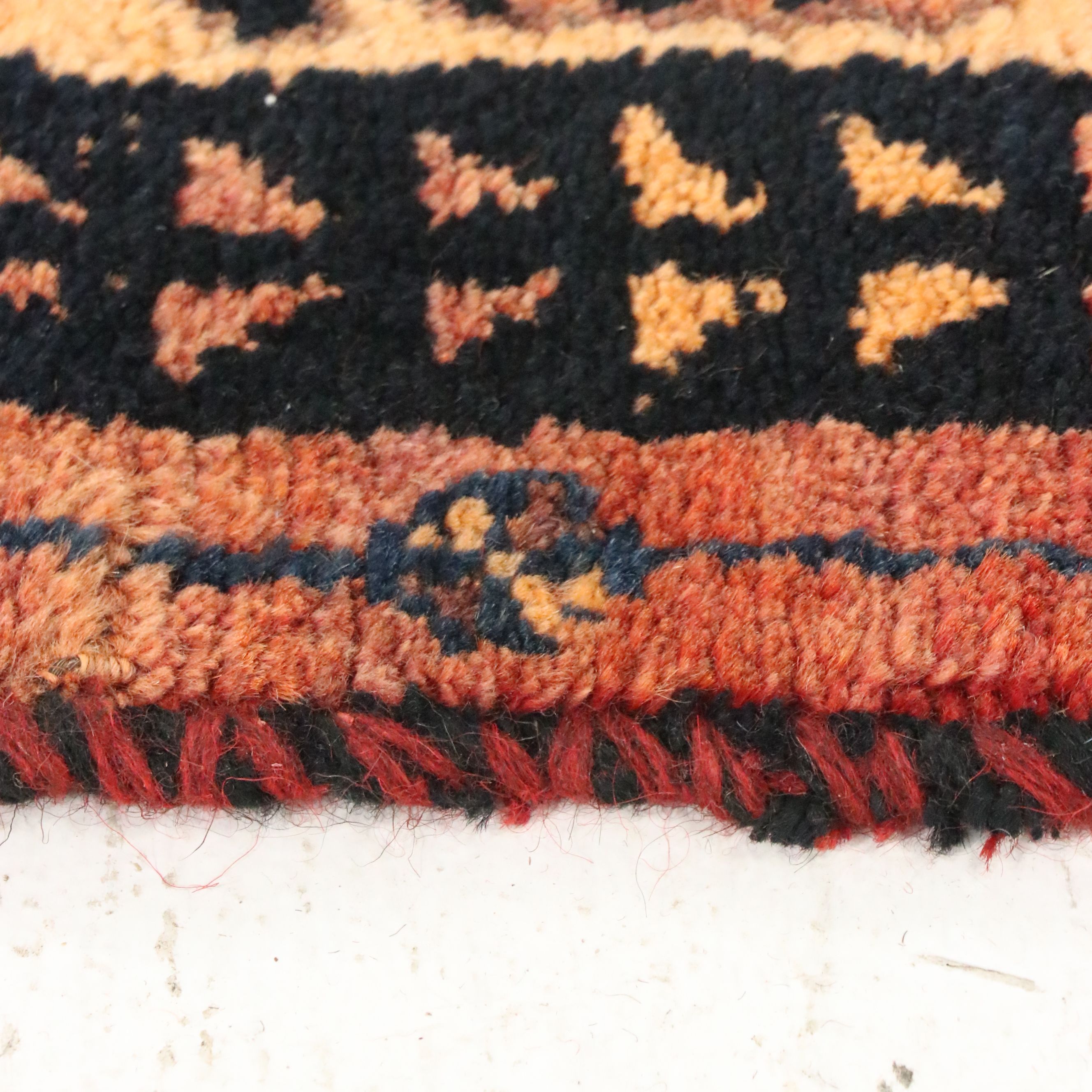 4'4 x 9'6 Hand-Knotted Persian Shiraz Long Rug