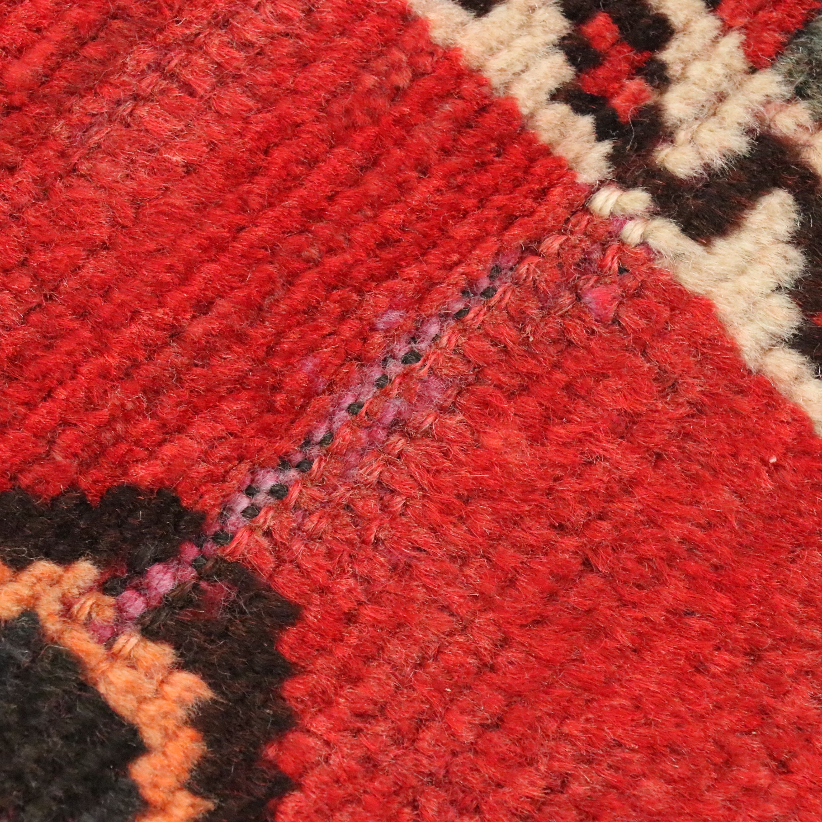 4'11 x 9'4 Hand-Knotted Persian Qashqai Area Rug