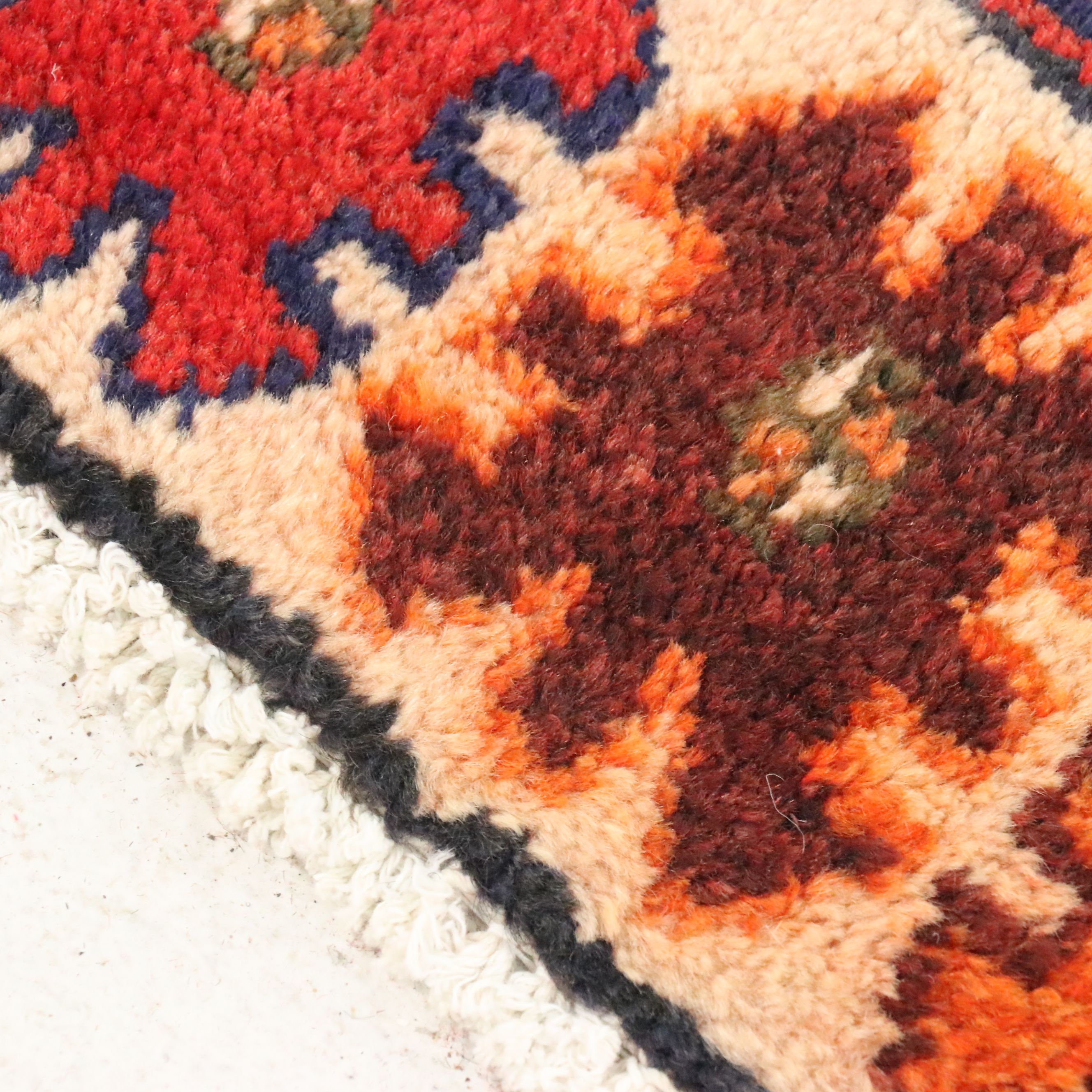 4'8 x 9' Hand-Knotted Persian Bakhtiari Area Rug