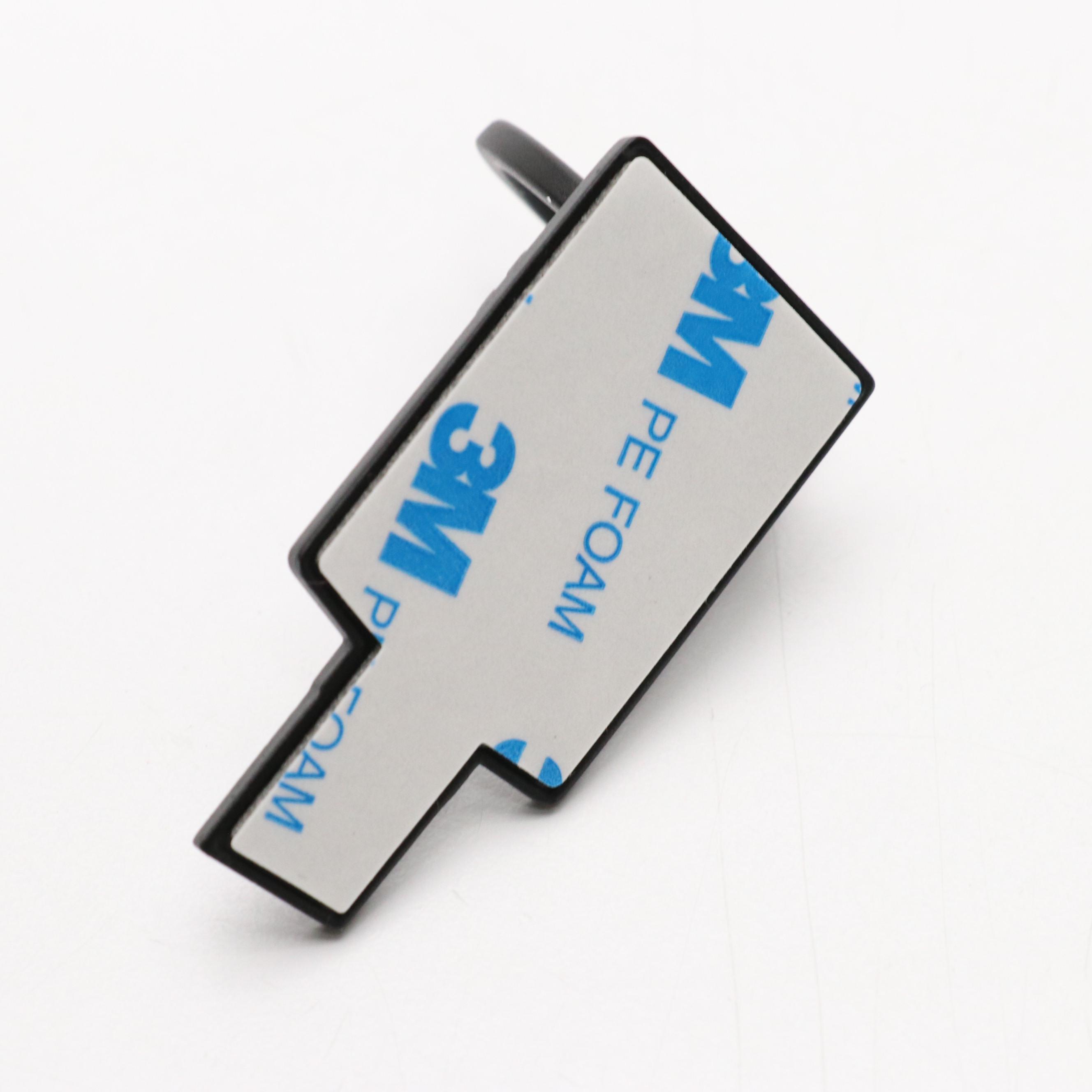 Yves Saint Laurent Beauté Libre Phone Ring