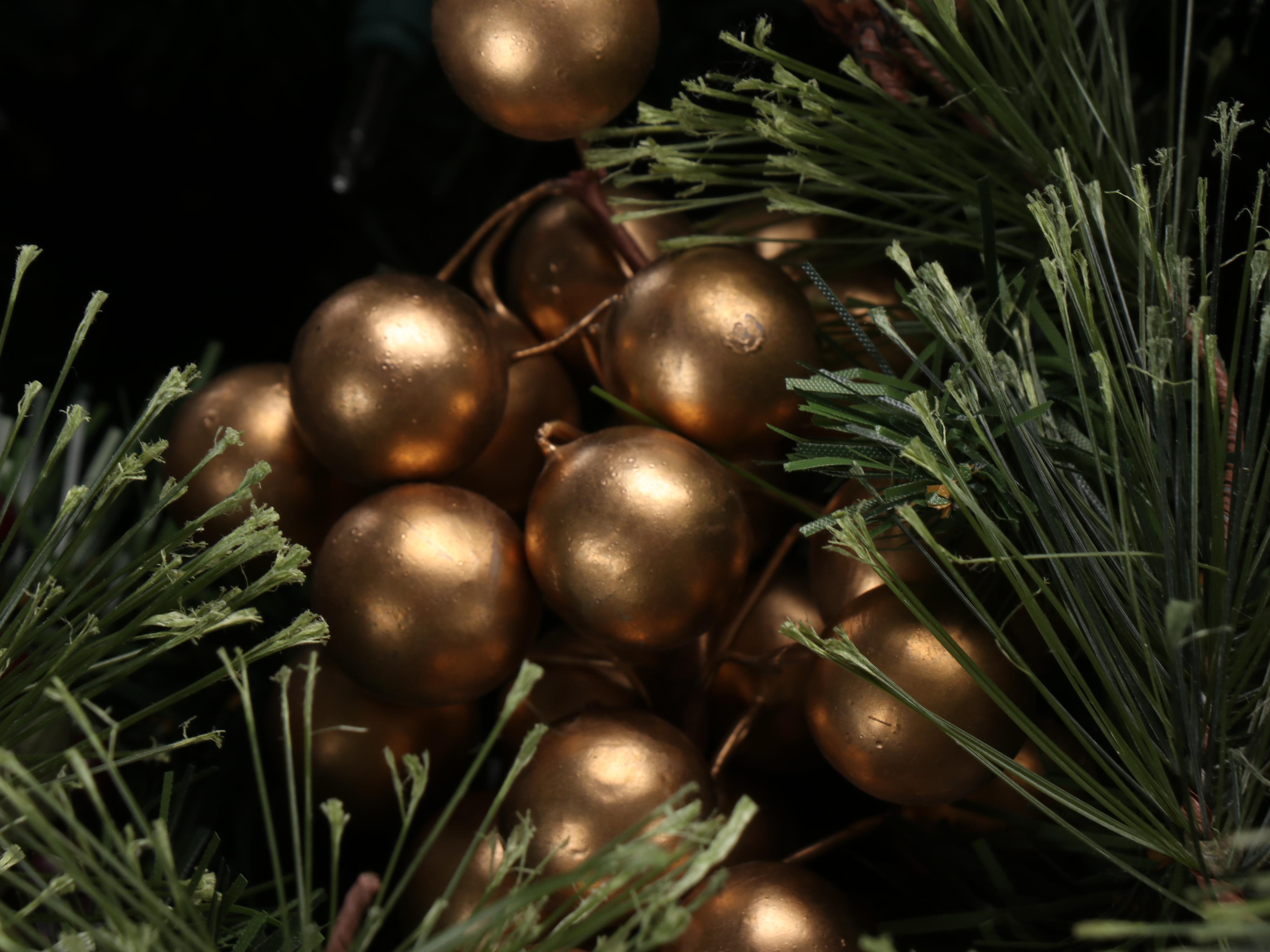 Illuminated Hanging Garland Seasonal Décor