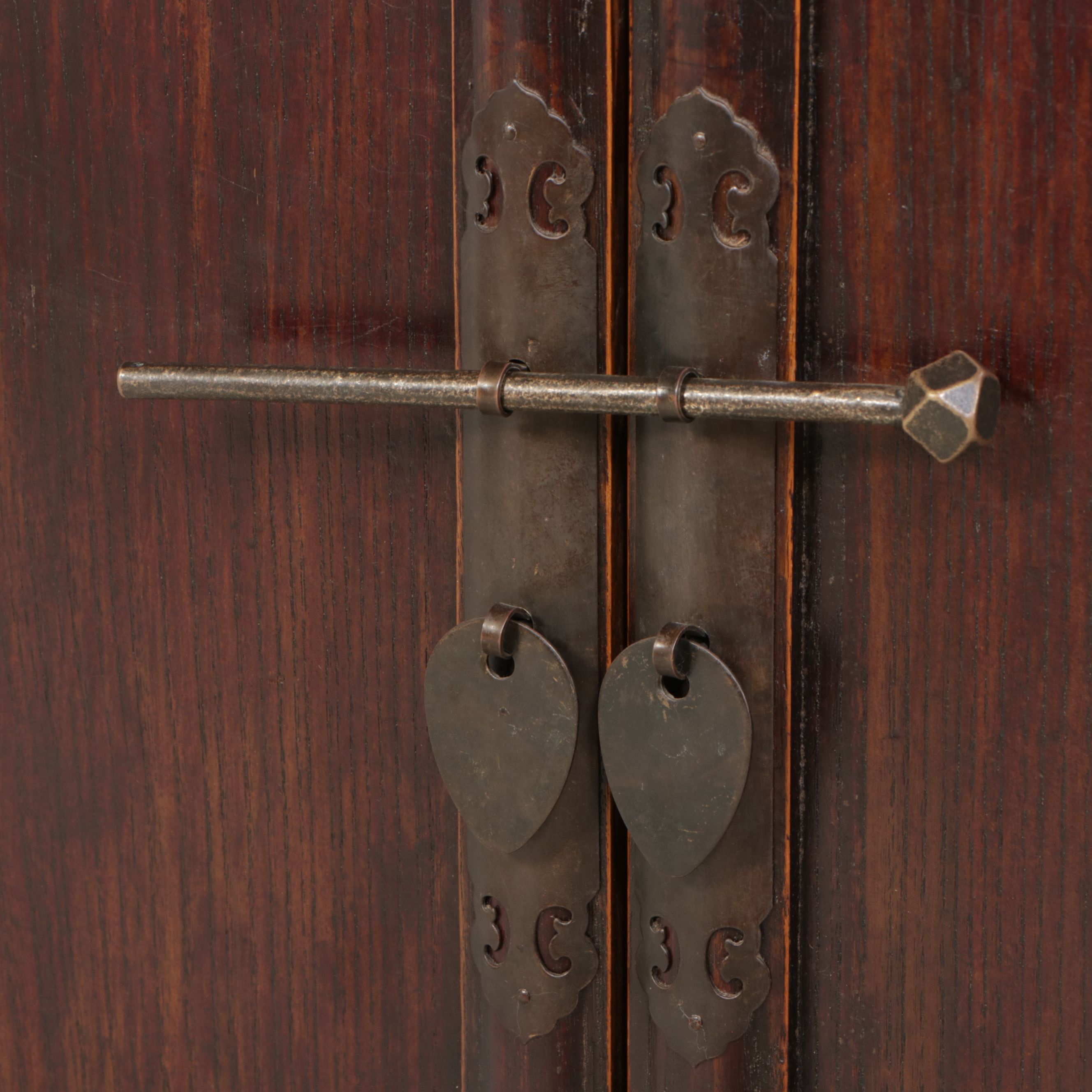 Chinese Style Mahogany Finish Cabinet