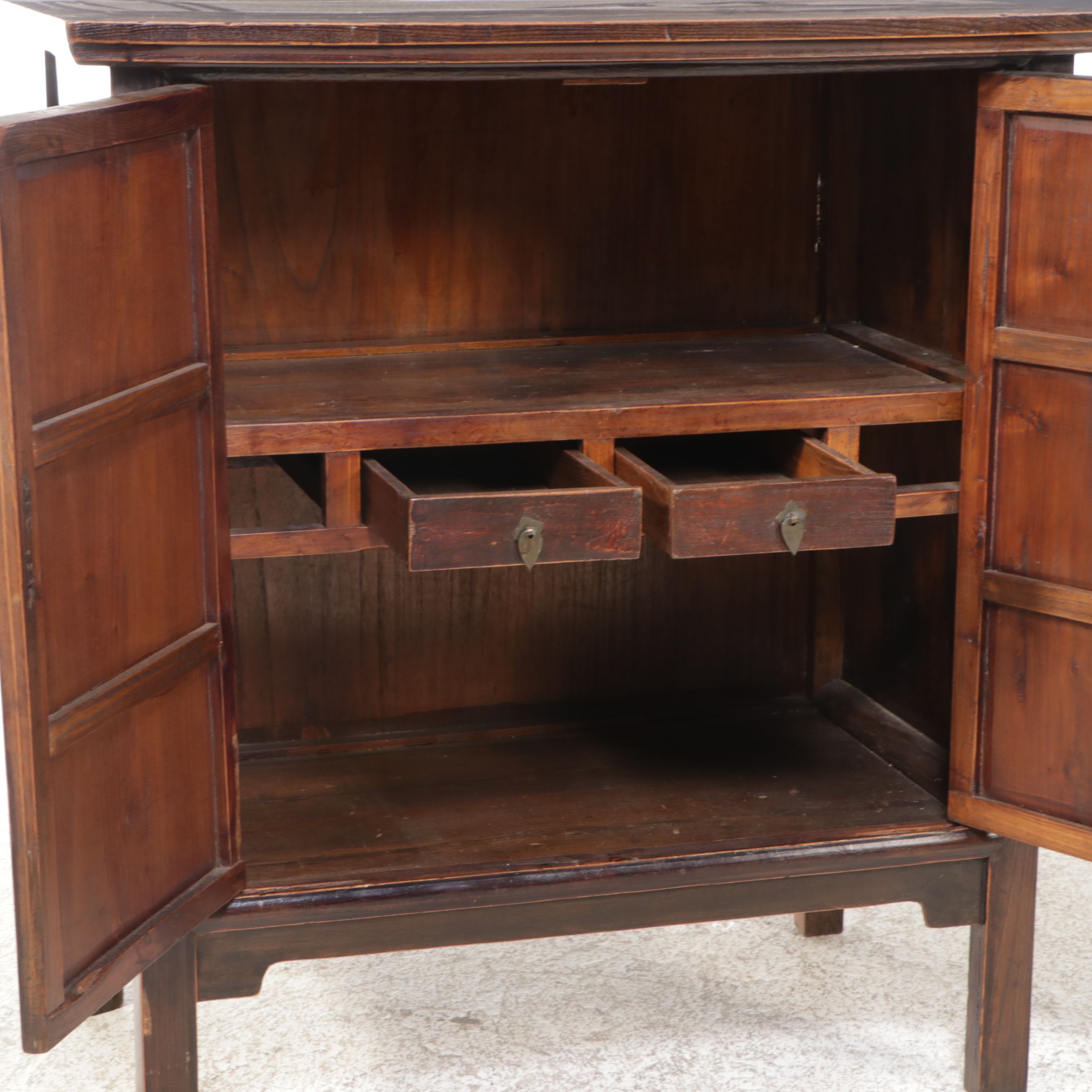 Chinese Style Mahogany Finish Cabinet