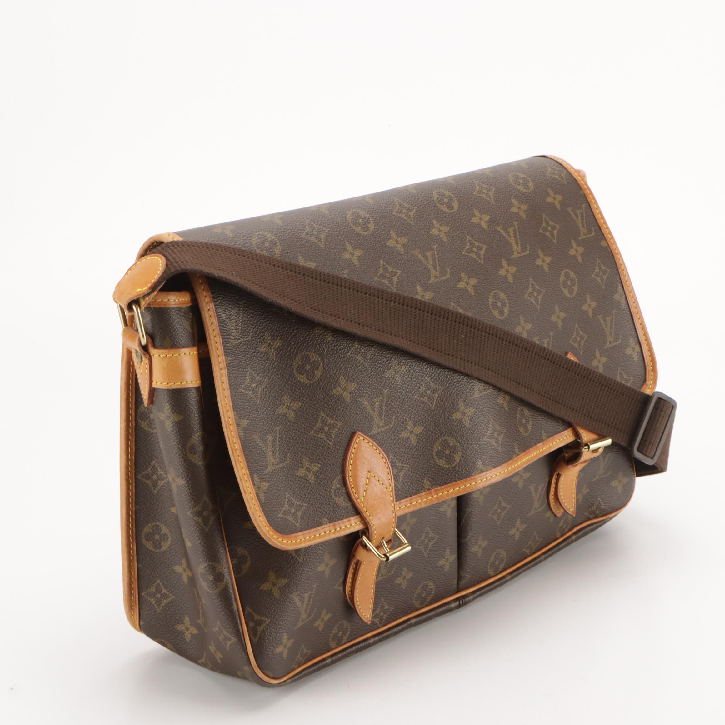 Louis Vuitton Sac Gibecière GM Messenger Bag in Monogram Canvas