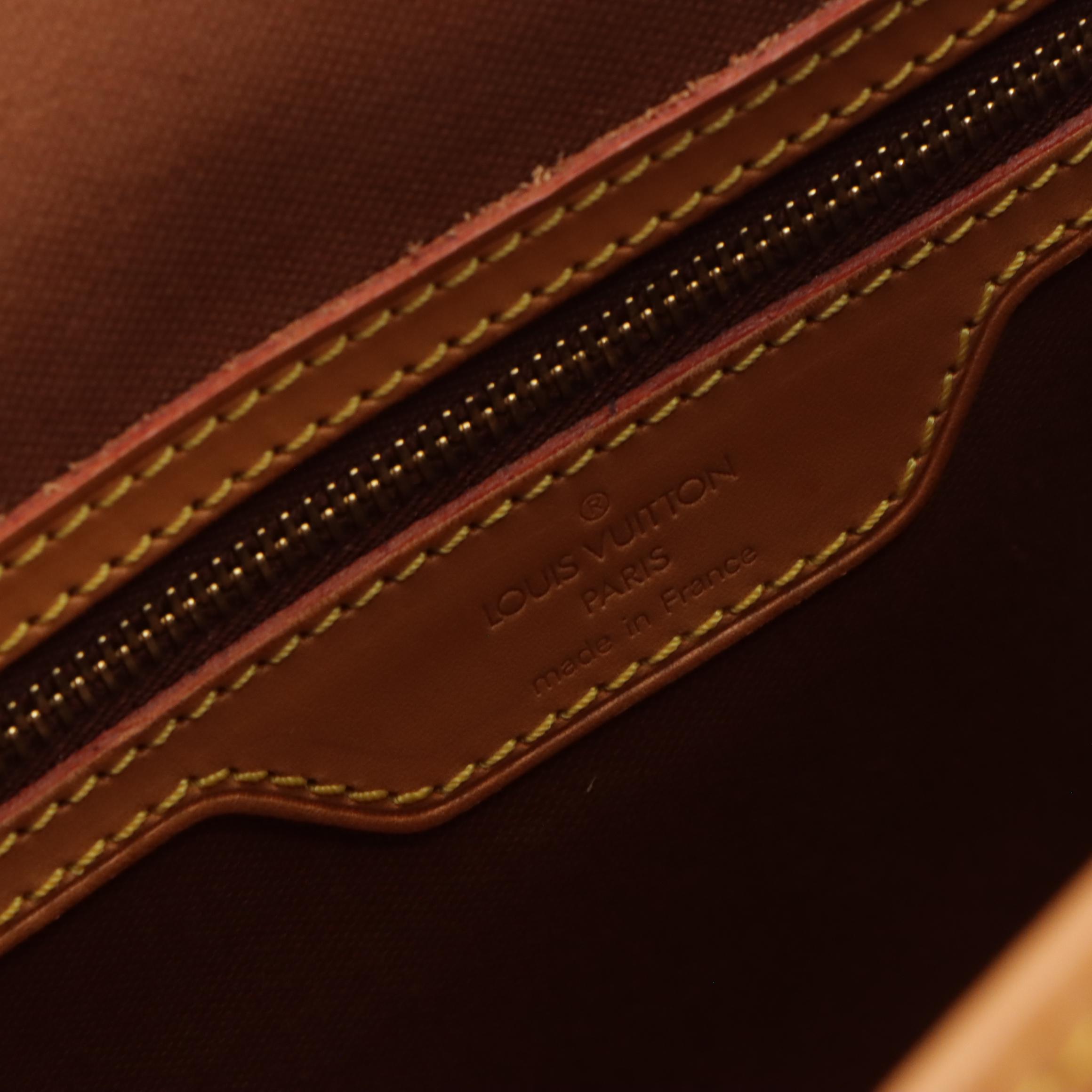 Louis Vuitton Sac Gibecière GM Messenger Bag in Monogram Canvas