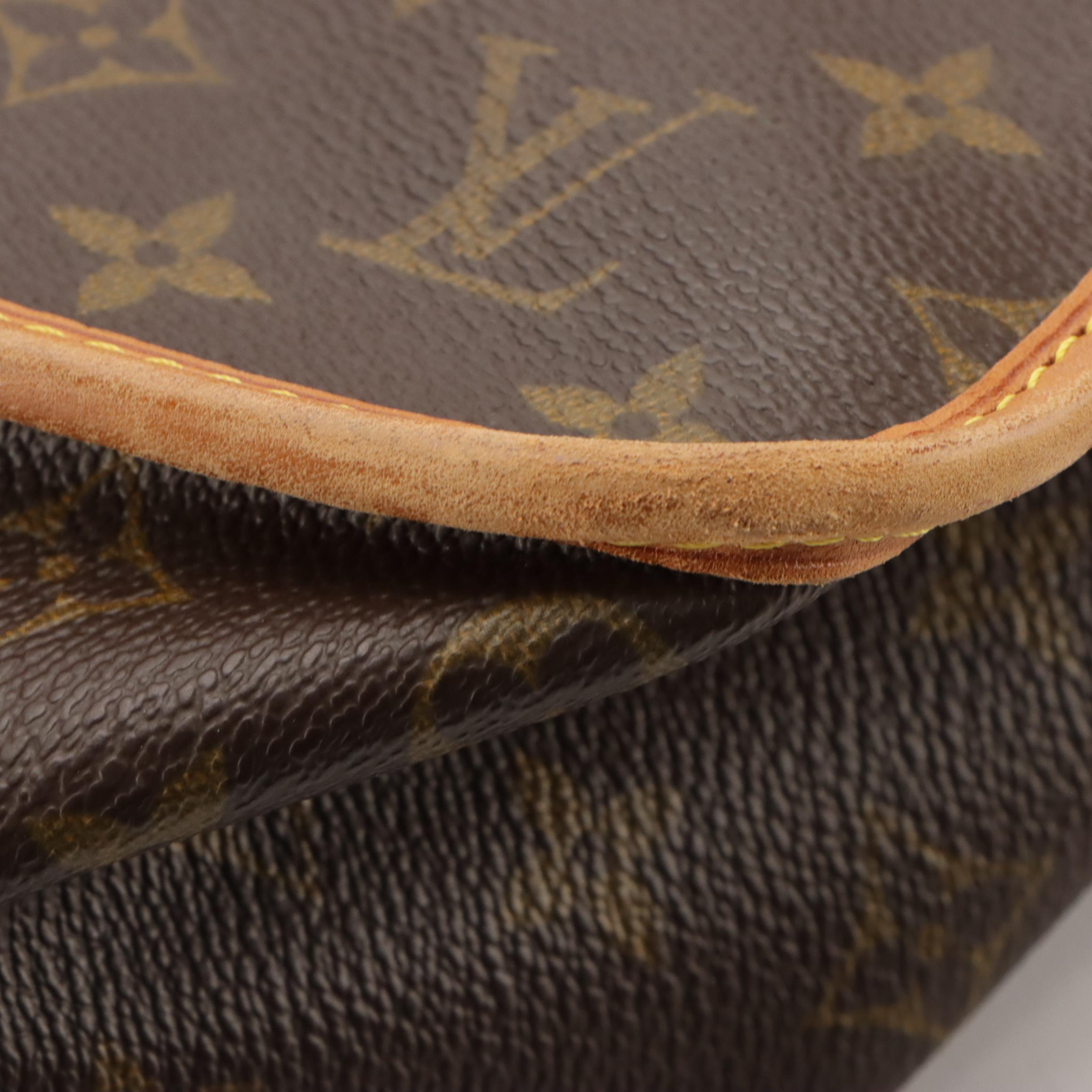 Louis Vuitton Sac Gibecière GM Messenger Bag in Monogram Canvas