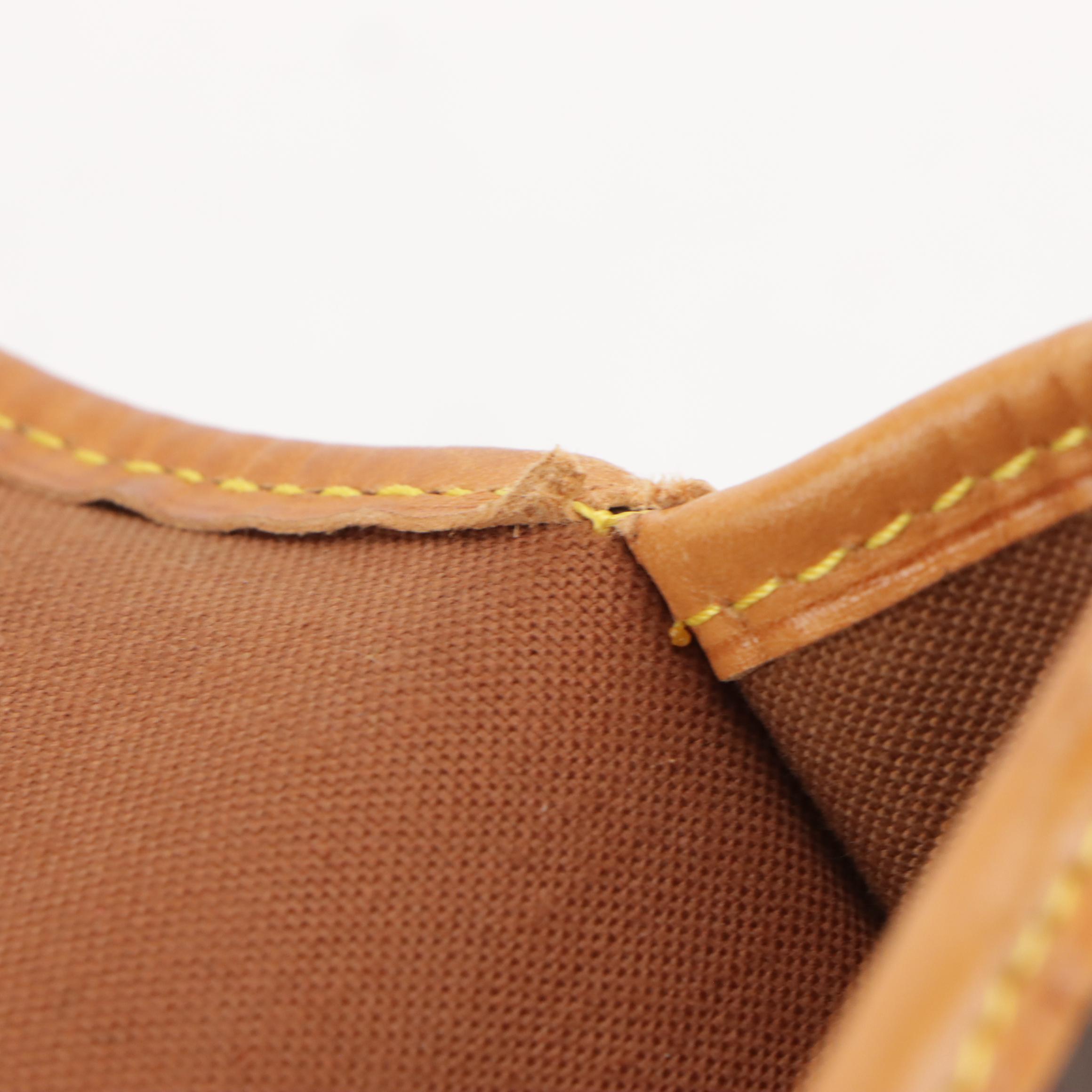 Louis Vuitton Sac Gibecière GM Messenger Bag in Monogram Canvas