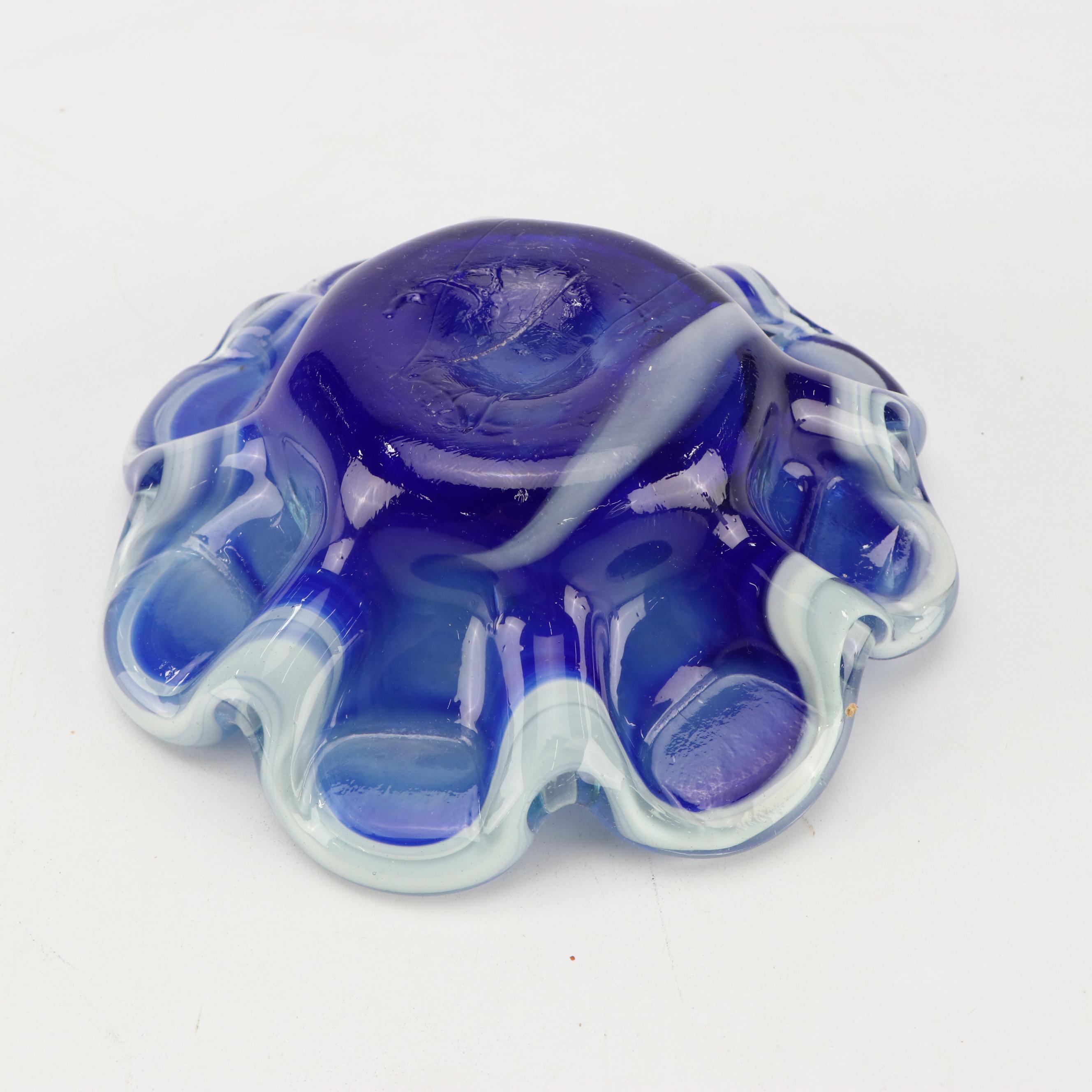 Murano Glass Swan Sculpture with Art Glass Flower Shaped Bowl