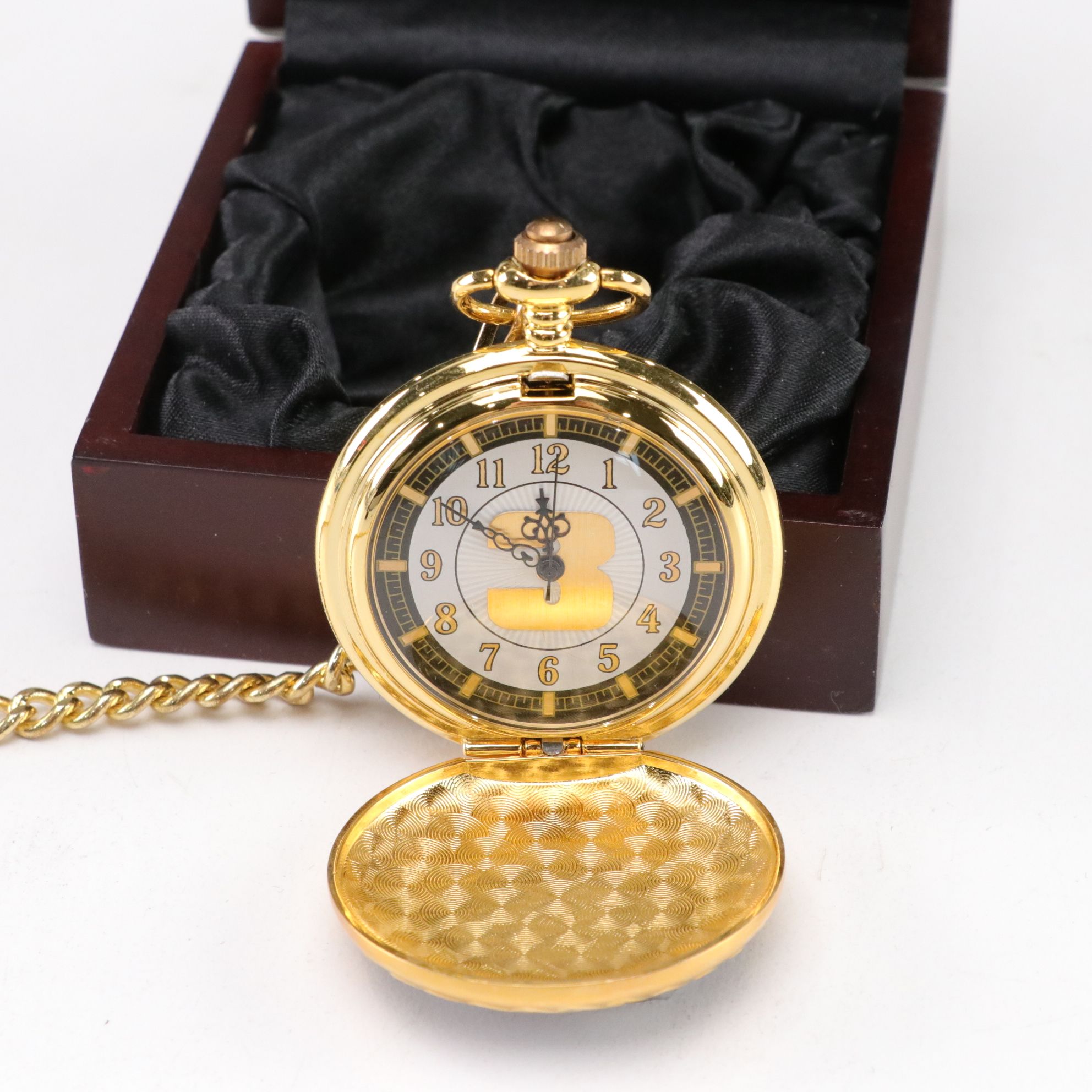 Dale Earnhardt Sr. Collectible Pocket Knives & Watch