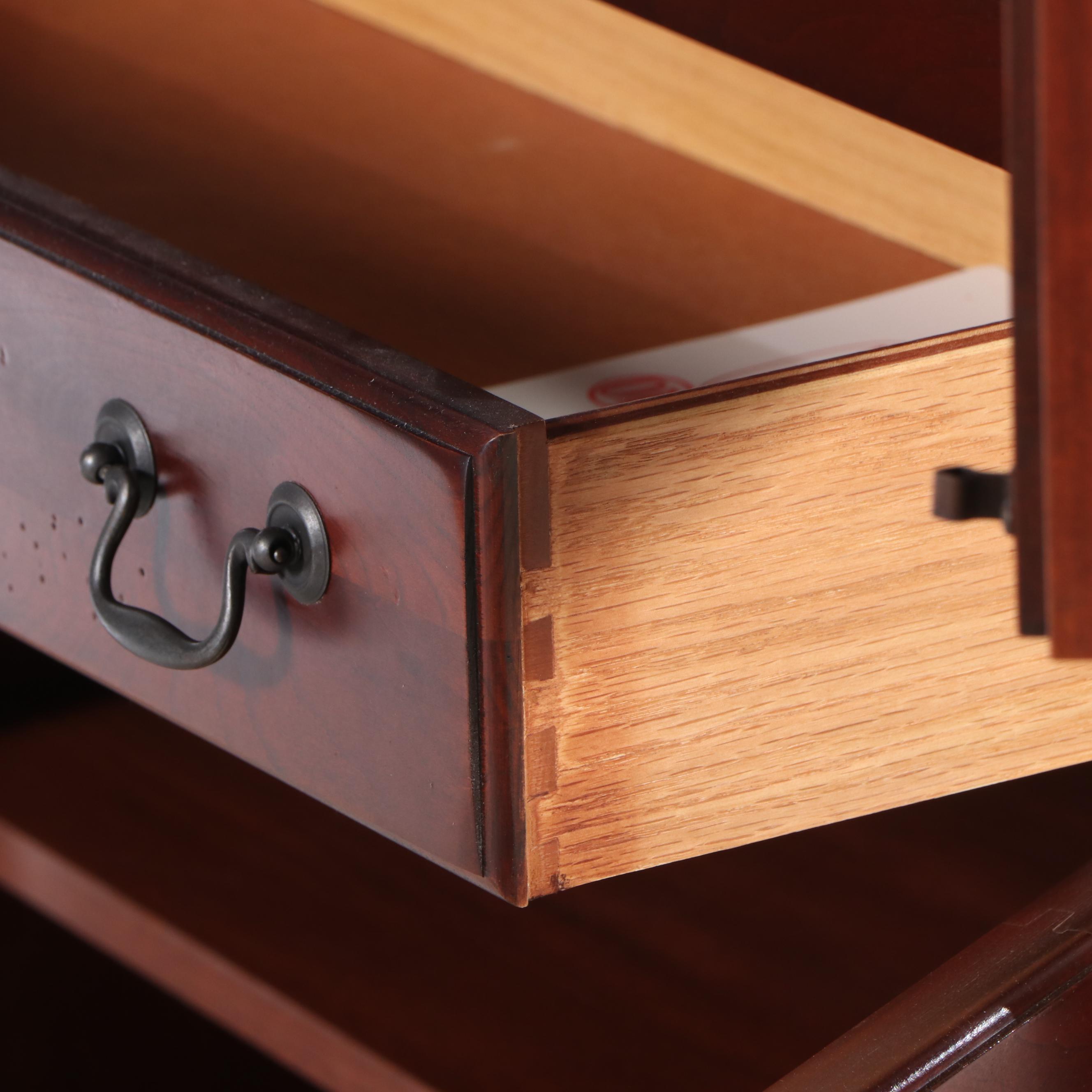 Hooker Furniture Georgian Style Mahogany Cabinet Bookcases