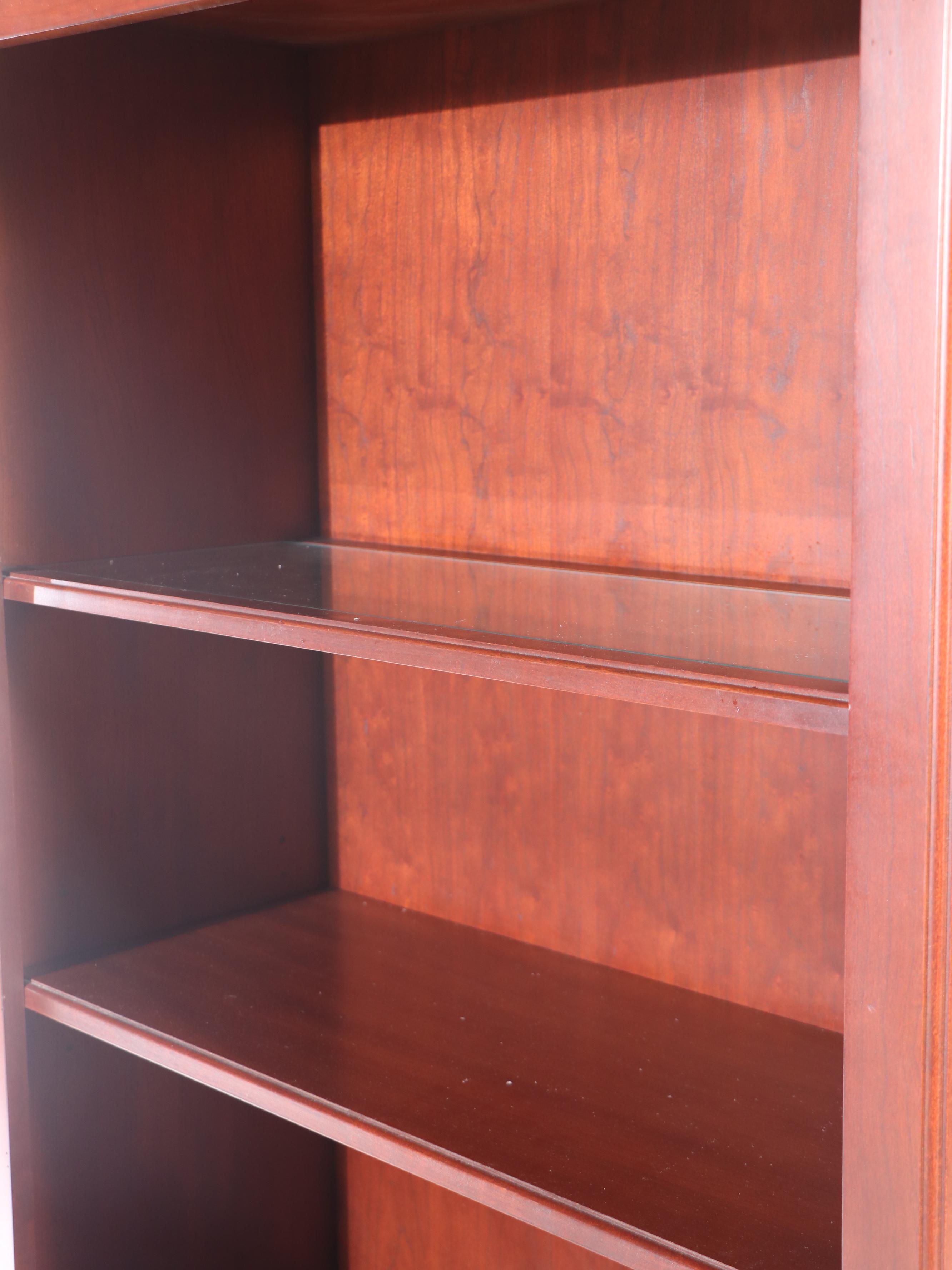 Hooker Furniture Georgian Style Mahogany Cabinet Bookcases