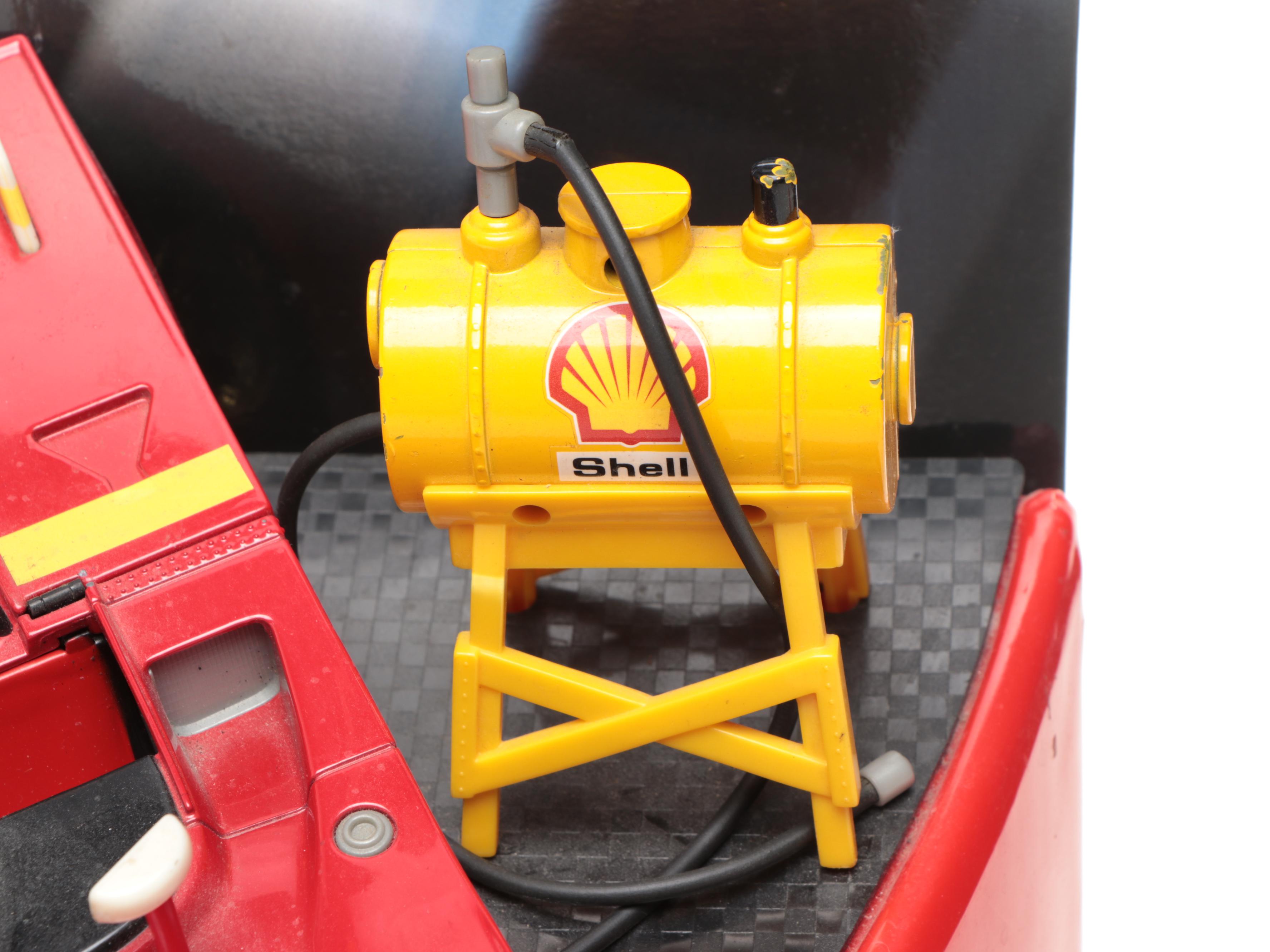 Collezione Shell Classico Ferrari Diecast Cars on Display